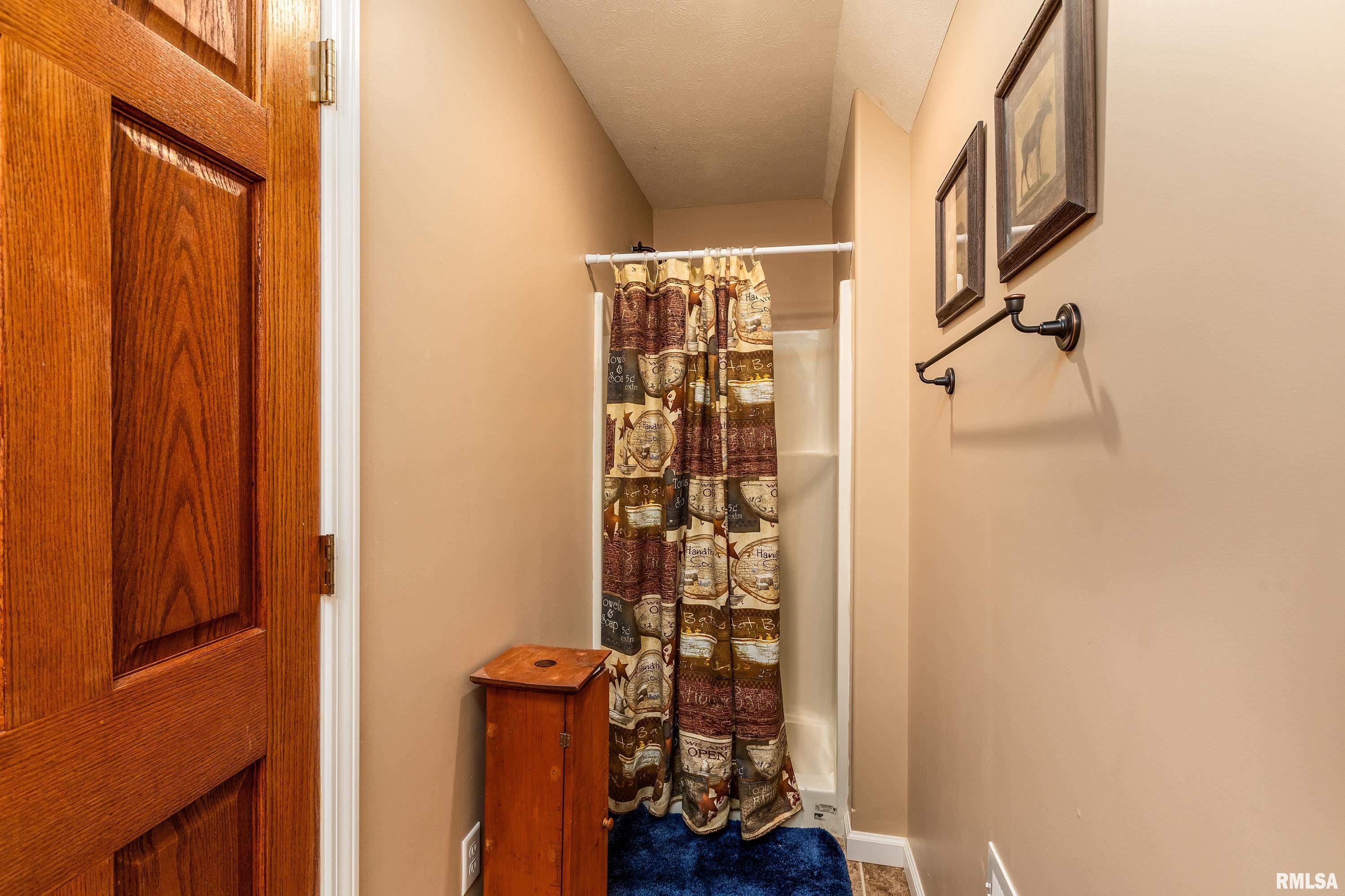 5963 Lakeview Drive, Carterville, Illinois image 31
