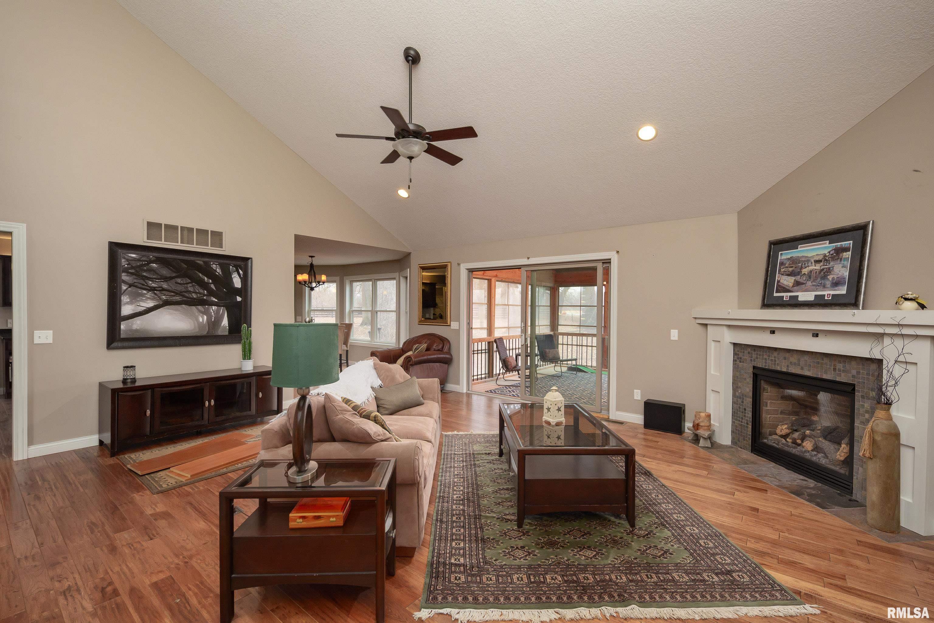 9932 123rd Street, Davenport, Iowa image 13