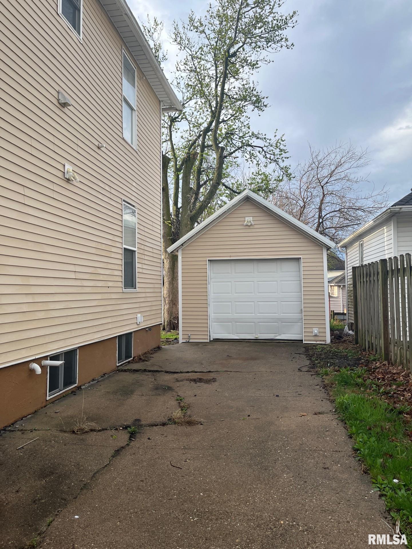 307 E Central Boulevard, Kewanee, Illinois image 7