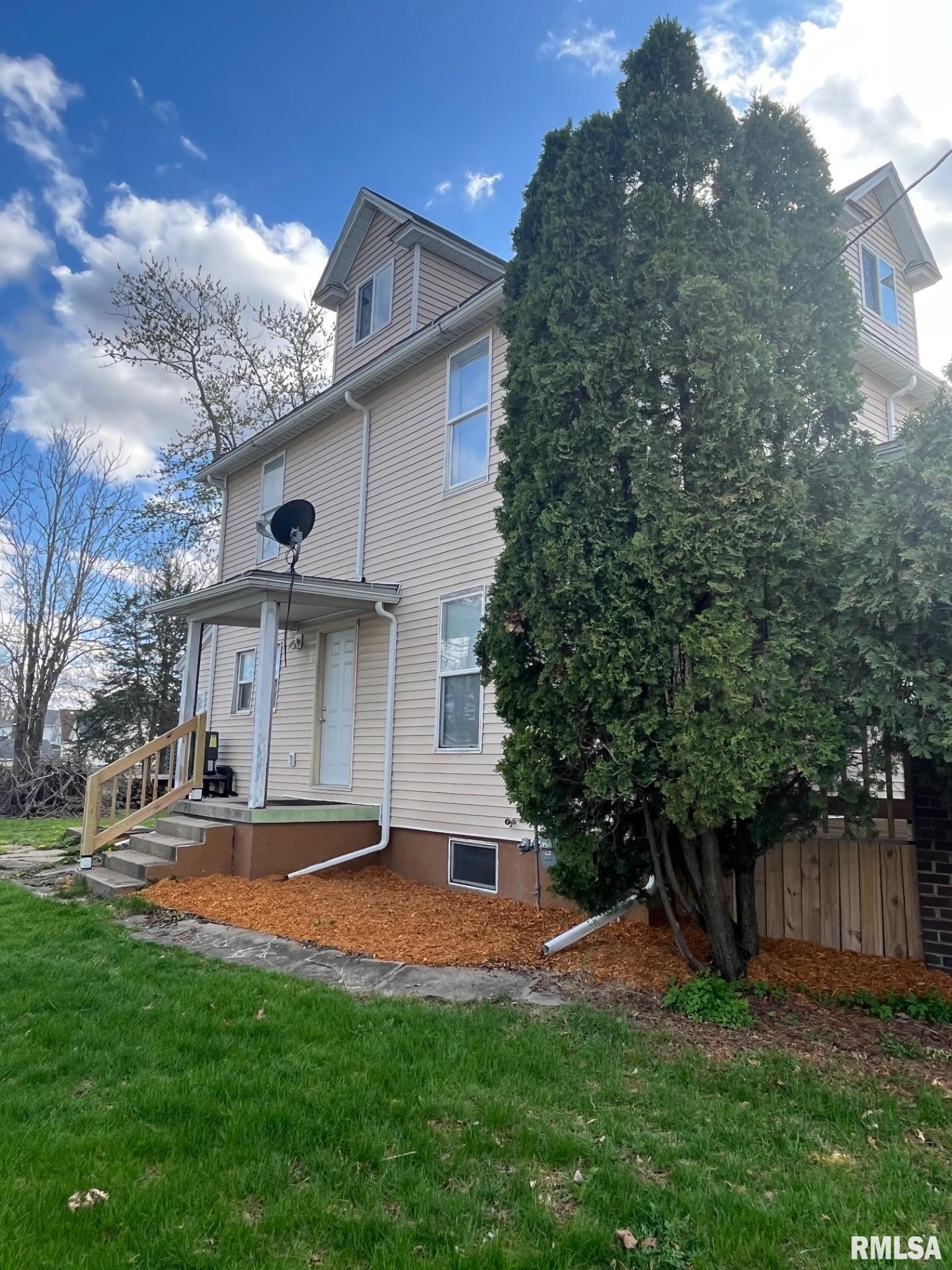 307 E Central Boulevard, Kewanee, Illinois image 2