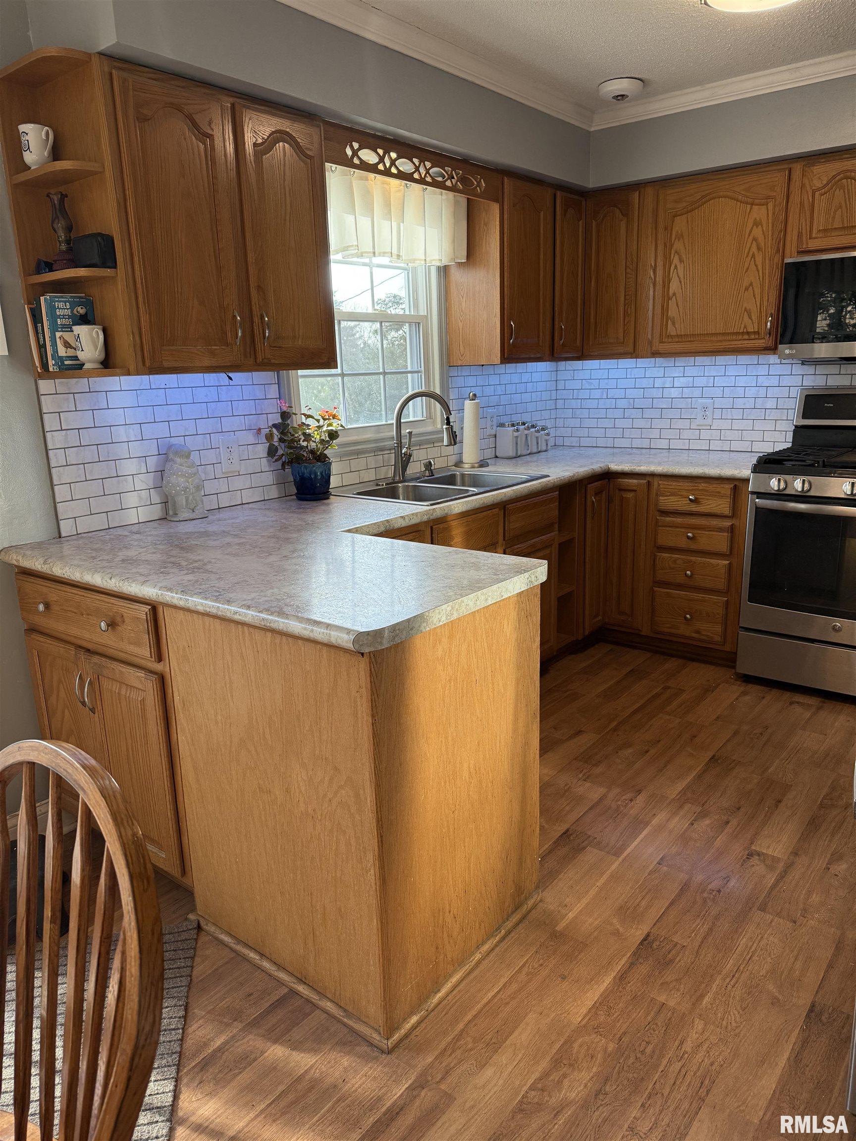2803 Sycamore Terrace, Bettendorf, Iowa image 9