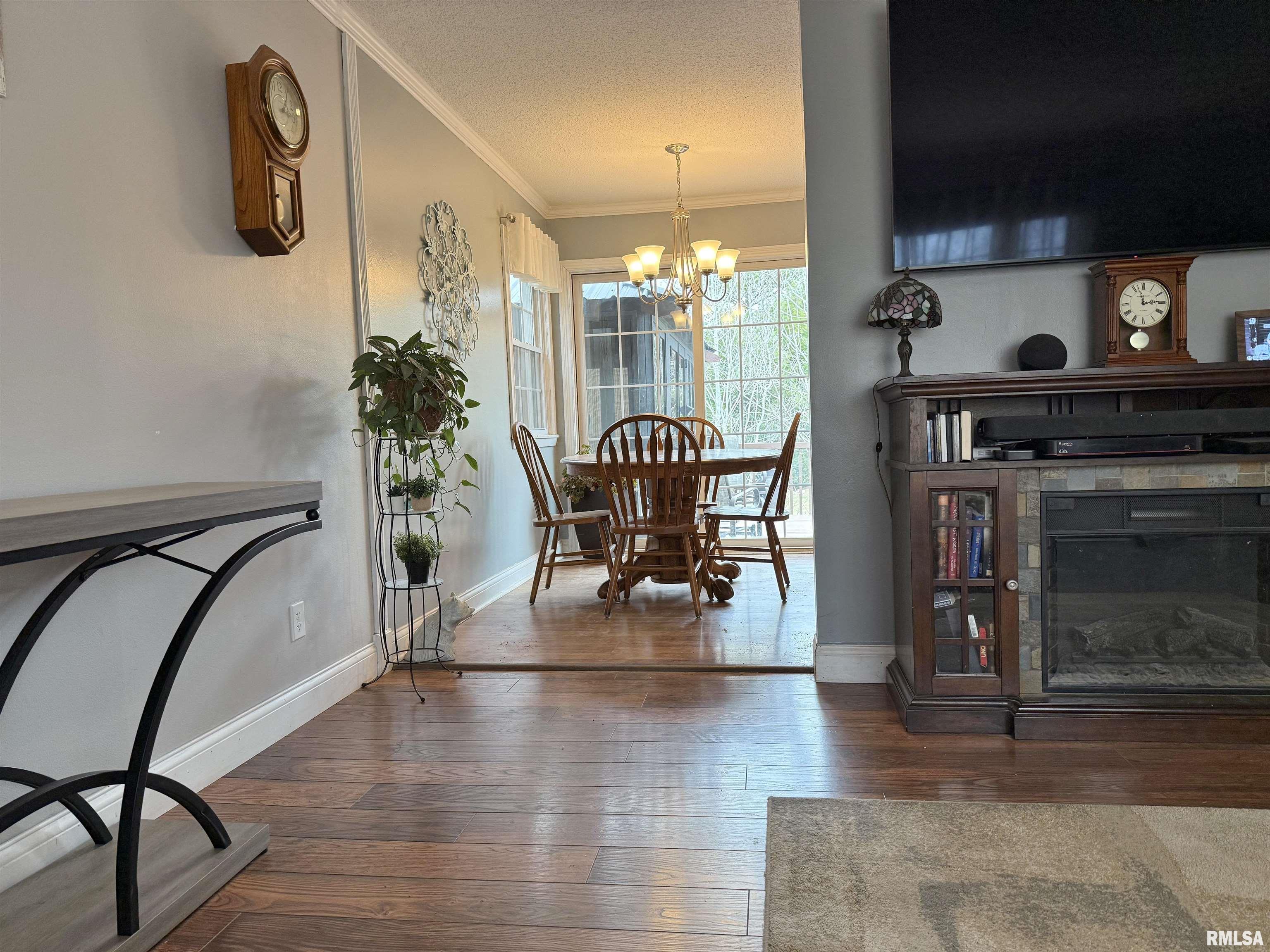 2803 Sycamore Terrace, Bettendorf, Iowa image 11