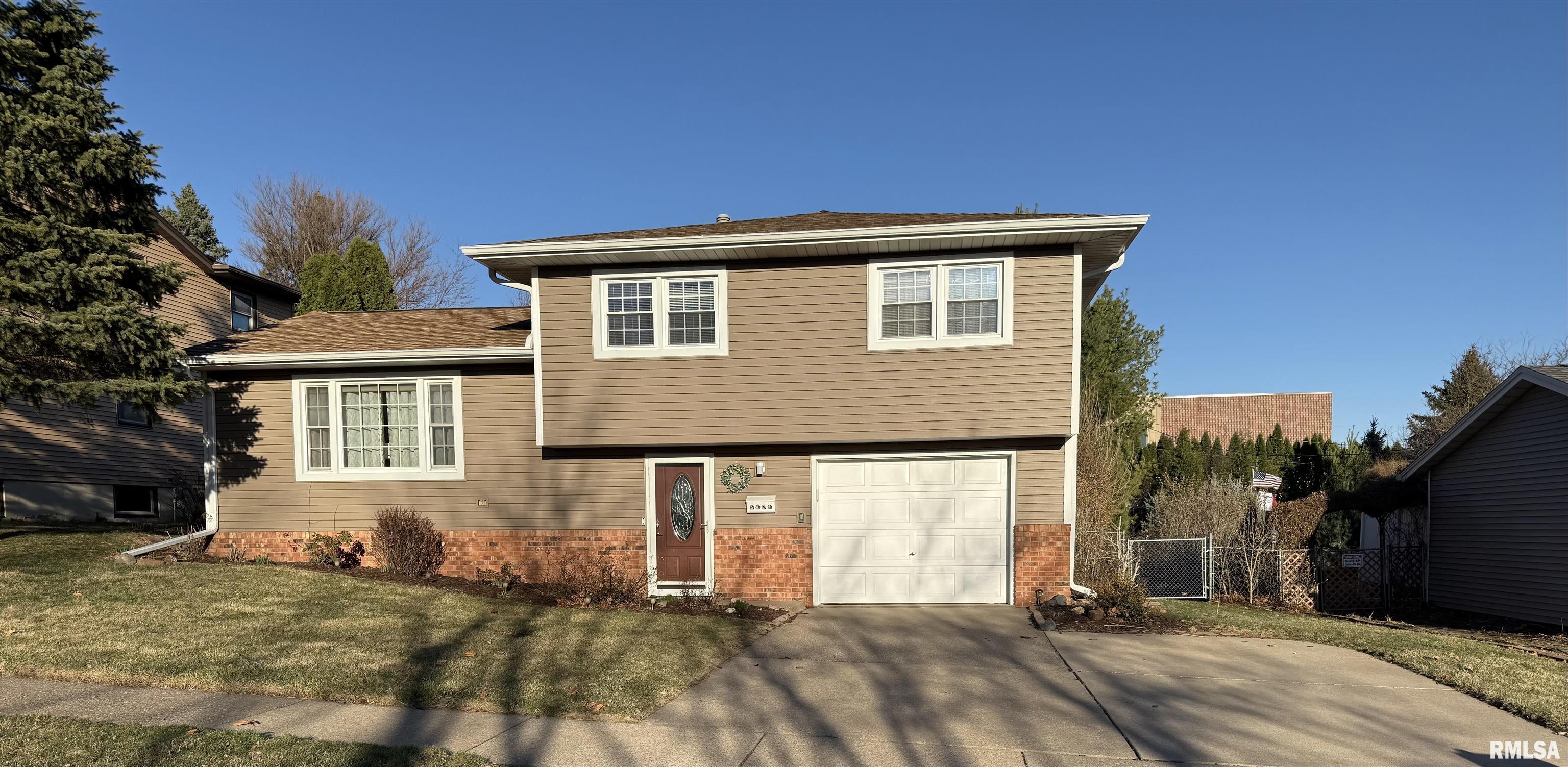 2803 Sycamore Terrace, Bettendorf, Iowa image 1