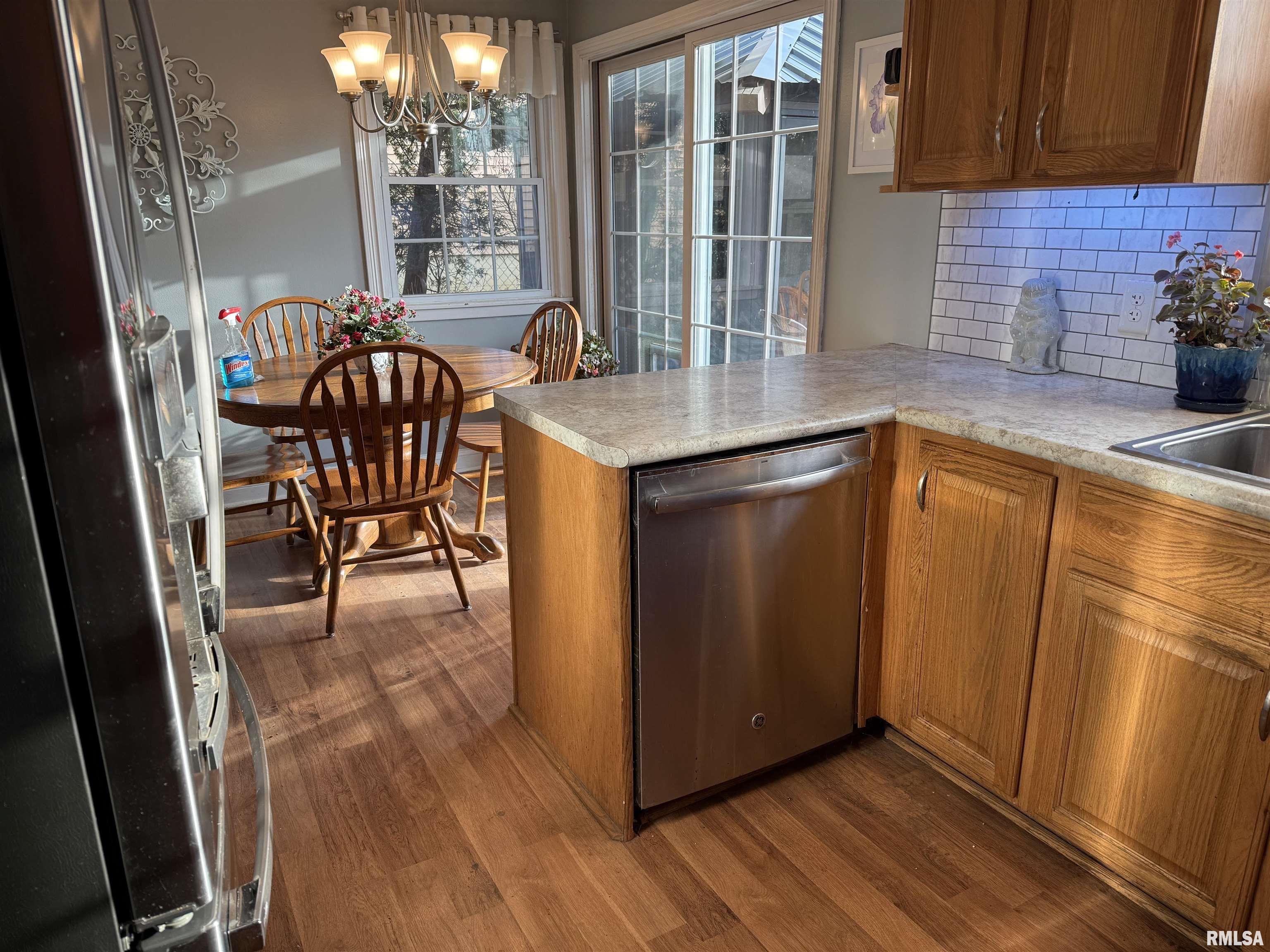 2803 Sycamore Terrace, Bettendorf, Iowa image 10