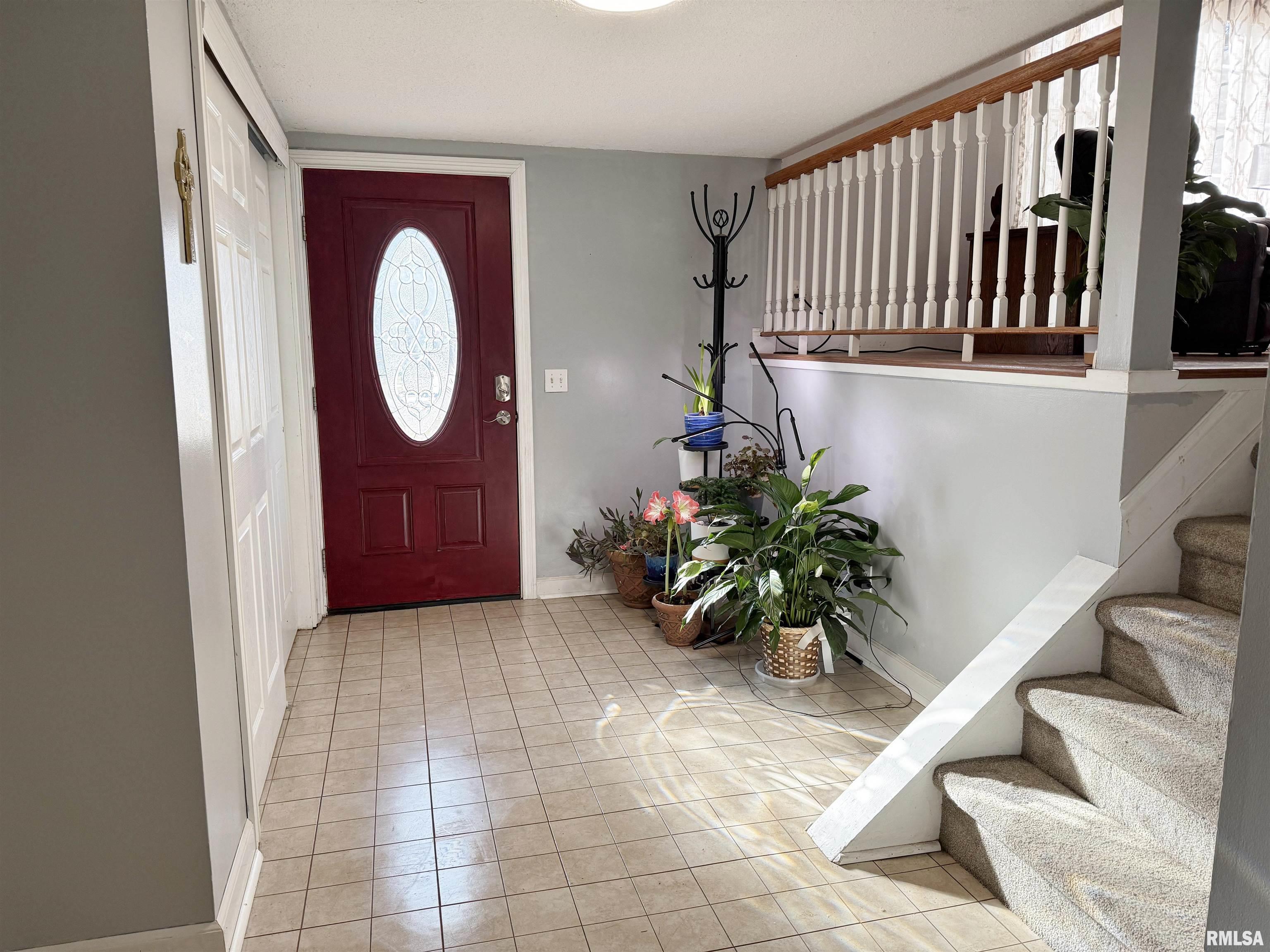 2803 Sycamore Terrace, Bettendorf, Iowa image 2