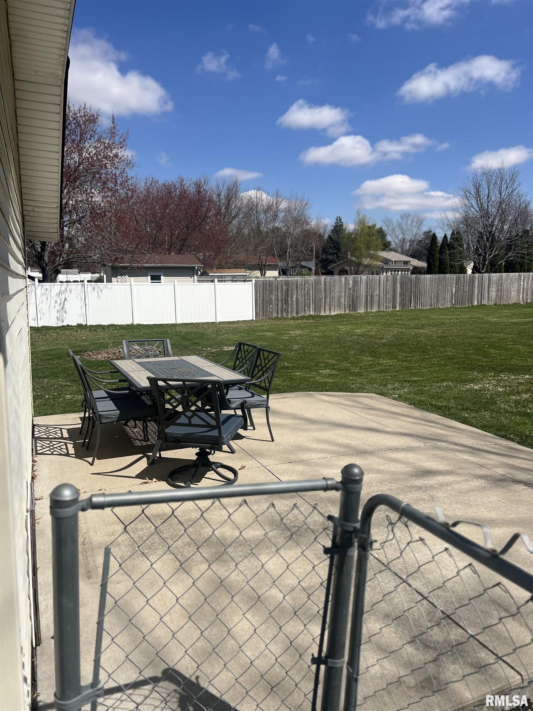 1037 Brown Avenue, Galesburg, Illinois image 7