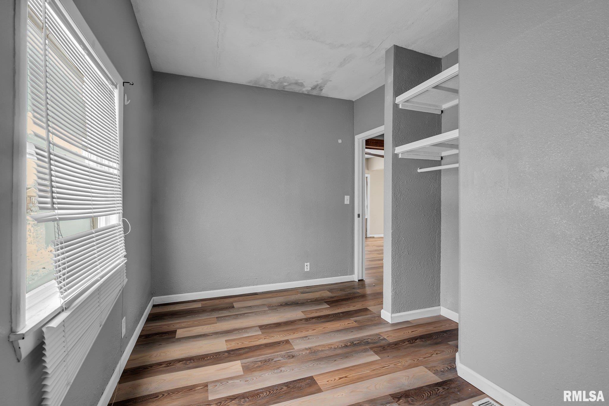 217 N 5th Avenue, New Windsor, Illinois image 16