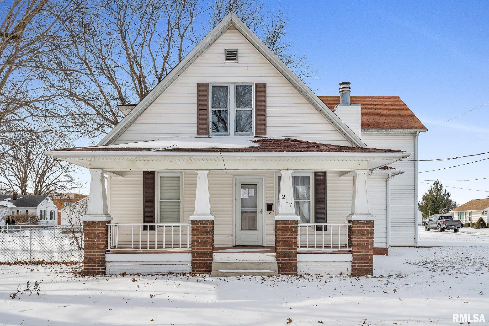 217 N 5th Avenue, New Windsor, Illinois image 1