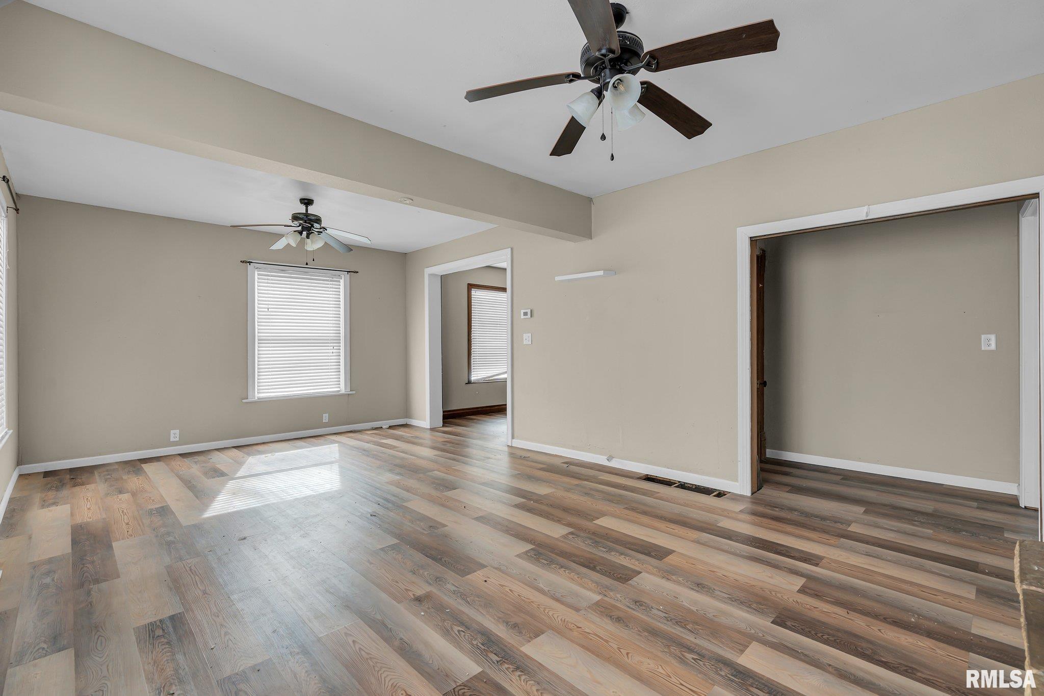 217 N 5th Avenue, New Windsor, Illinois image 12