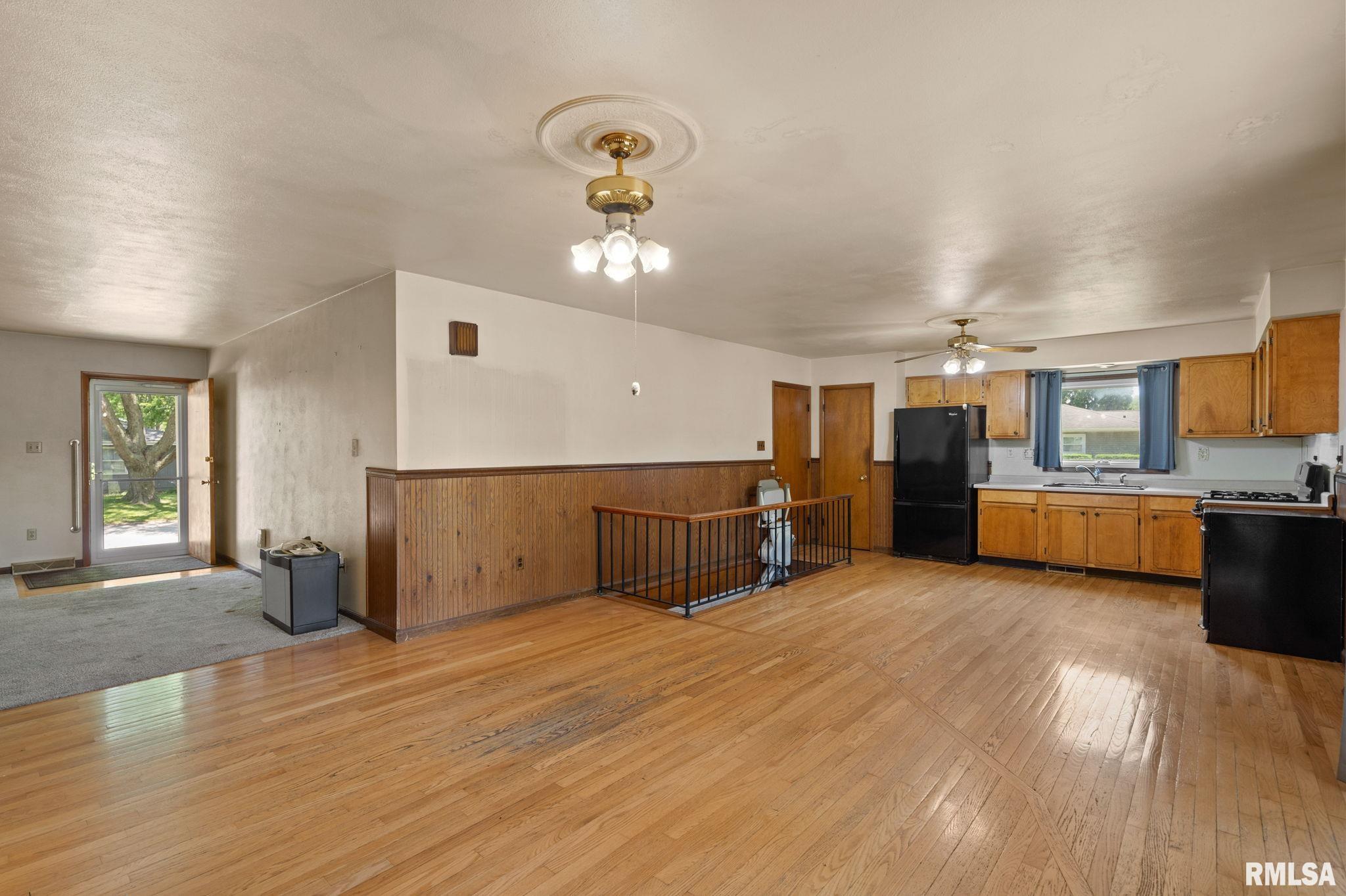 807 18th Street, Rapids City, Illinois image 10