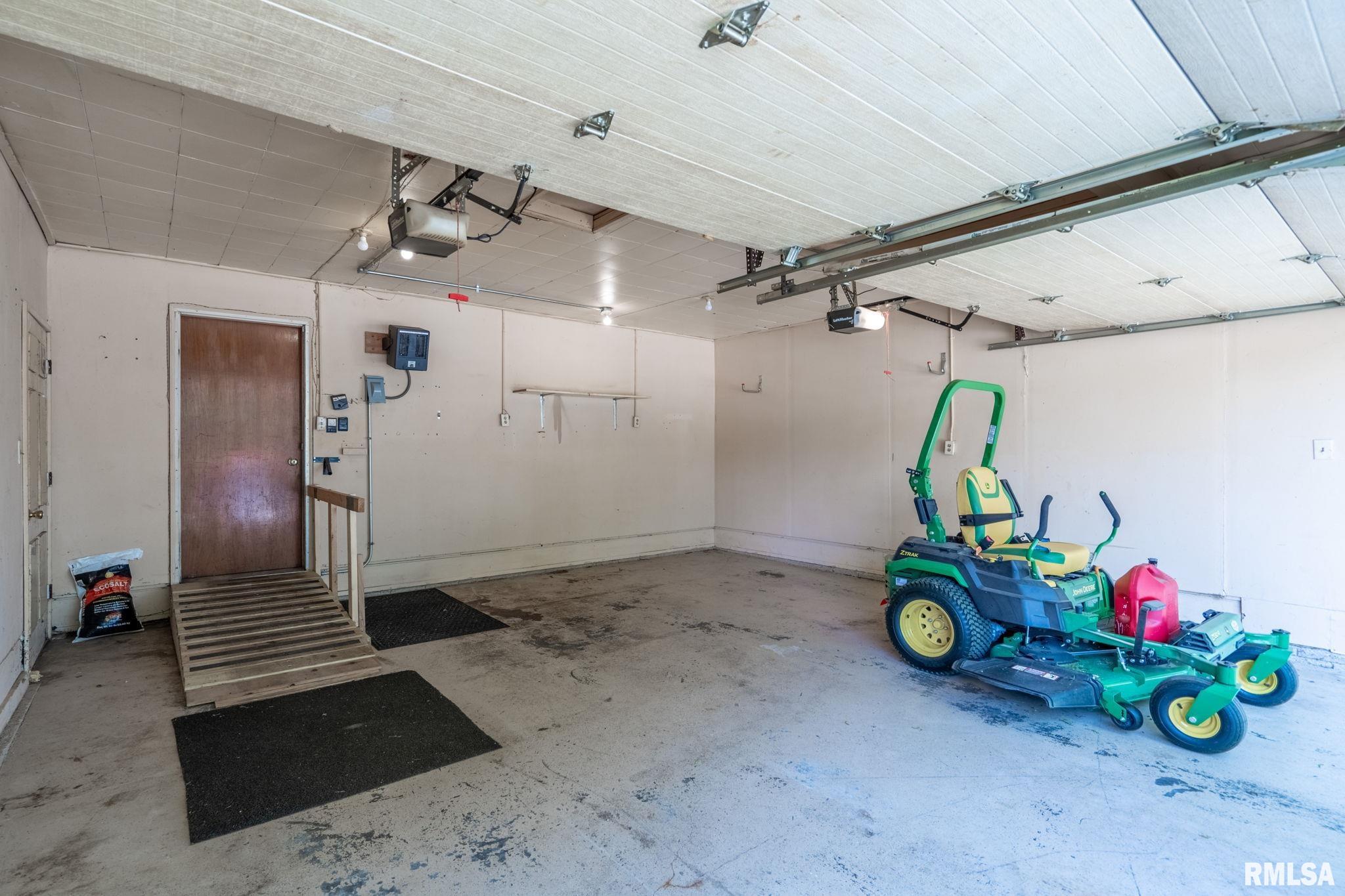 807 18th Street, Rapids City, Illinois image 32