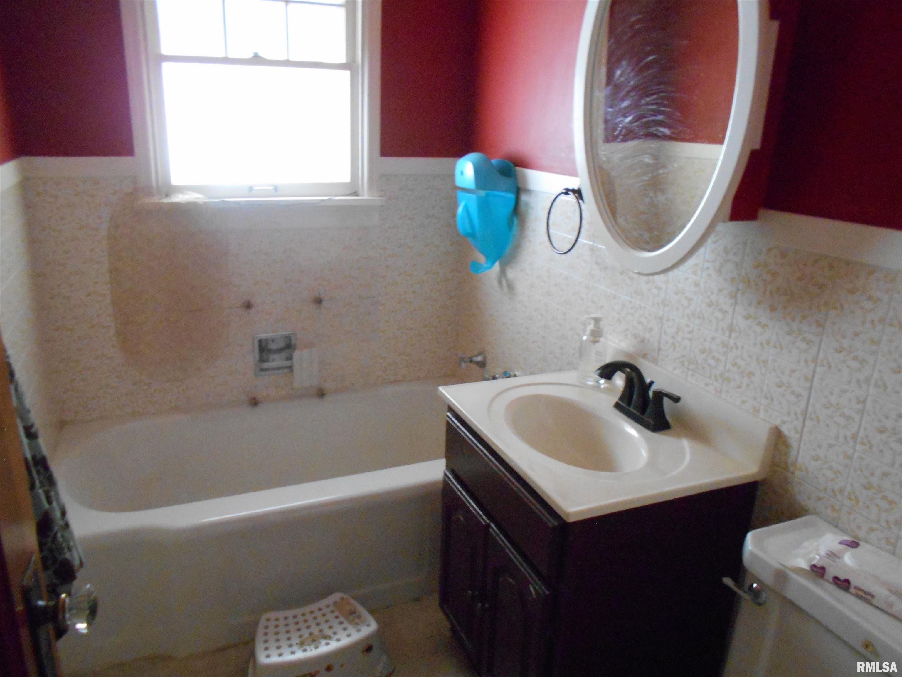 715 E Piper Street, Macomb, Illinois image 5