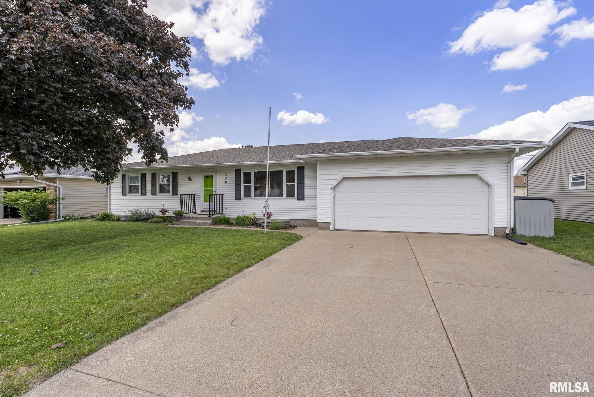 334 W Cedar Lane Drive, Walcott, Iowa image 23