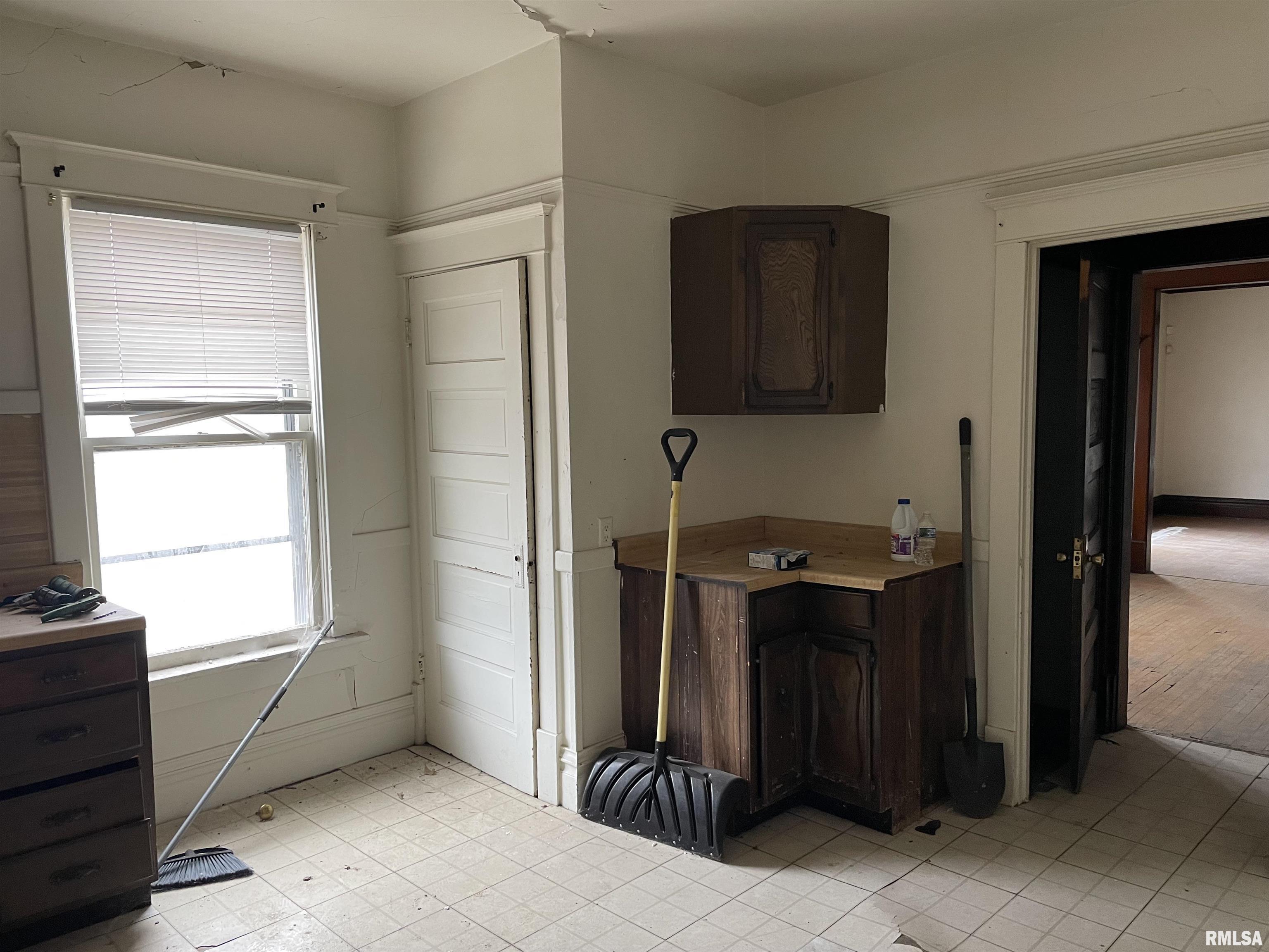 1401 W Adrian G Hinton Avenue, Peoria, Illinois image 6