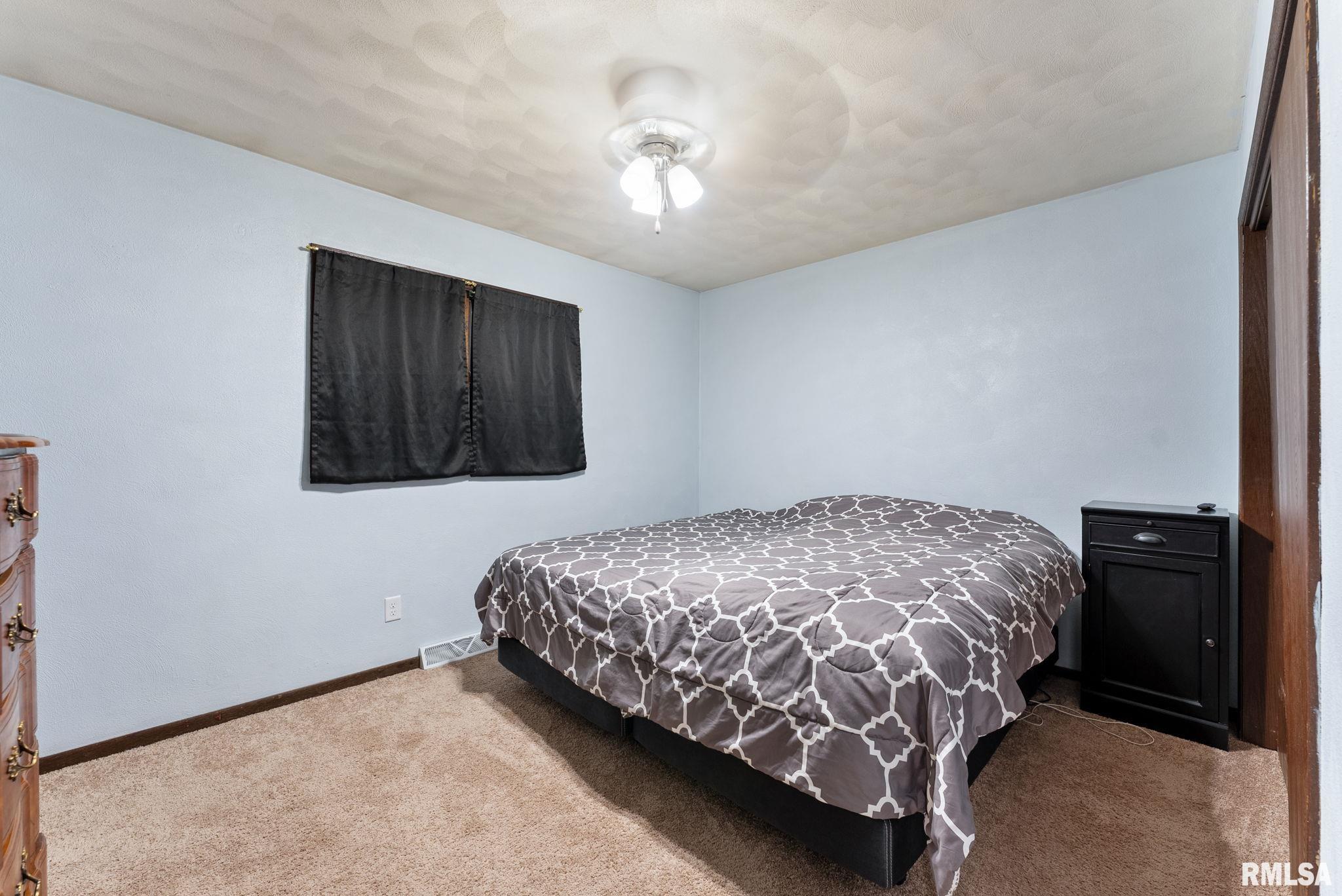1409 10th Avenue, Viola, Illinois image 12