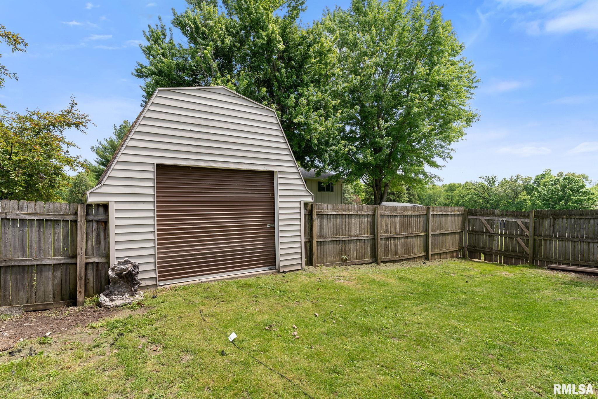 1409 10th Avenue, Viola, Illinois image 25