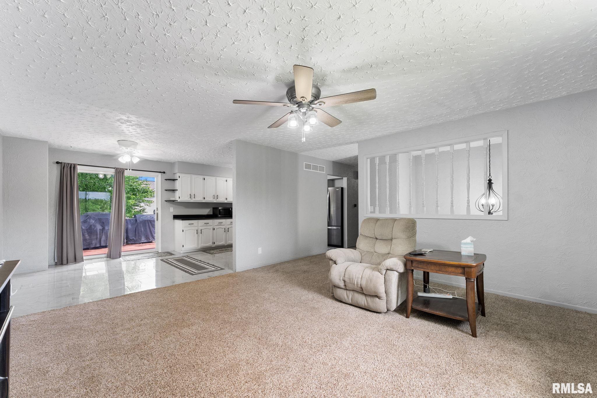 1409 10th Avenue, Viola, Illinois image 3