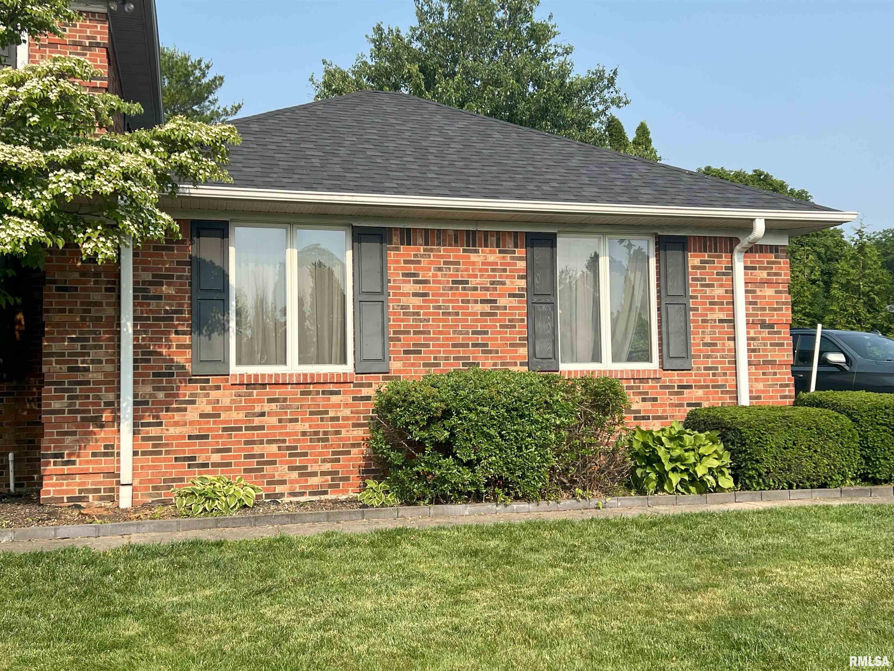 13 Jacobs Lane, Jacksonville, Illinois image 3