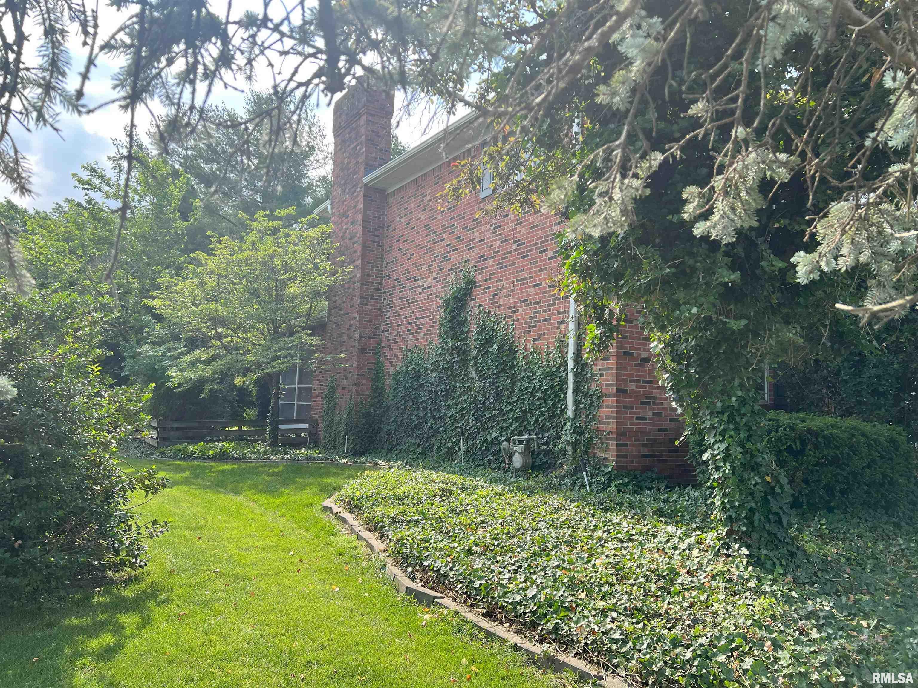 13 Jacobs Lane, Jacksonville, Illinois image 4