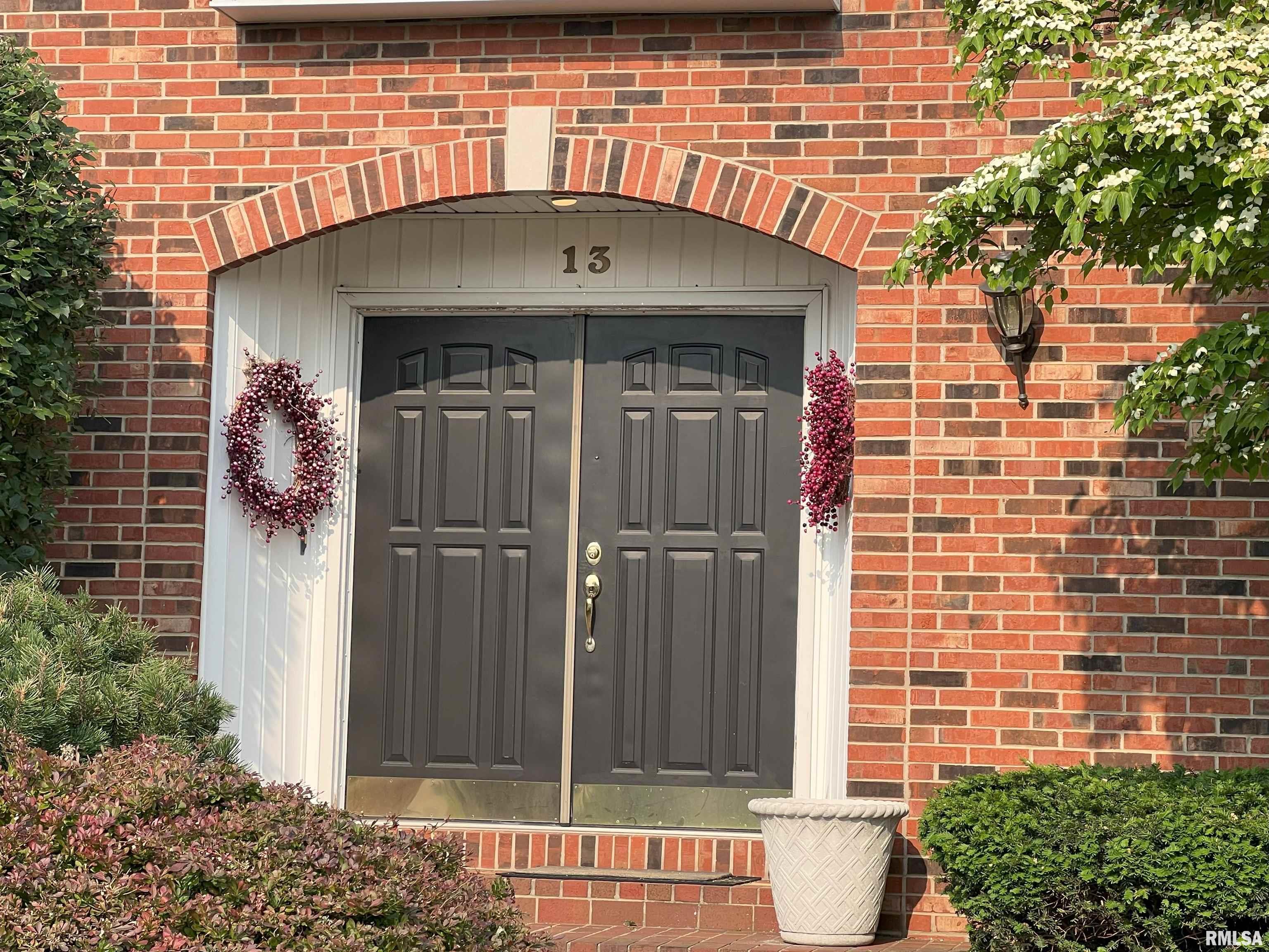 13 Jacobs Lane, Jacksonville, Illinois image 2
