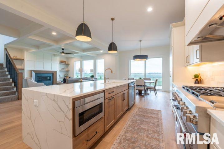 6830 Wilderness Pointe, Bettendorf, Iowa image 3