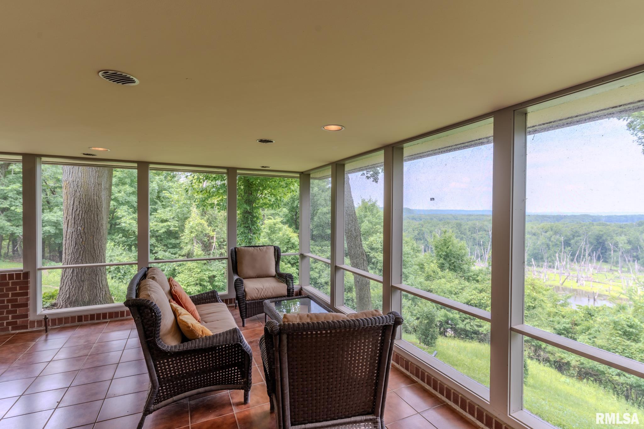 7 Sharon Lane, Fulton, Illinois image 13