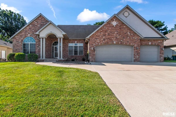 2312 W LAUREL ST, SPRINGFIELD, IL 62704 - Image d07698a2cc12e169a7c8c2fb78b3d6d5/2406306674