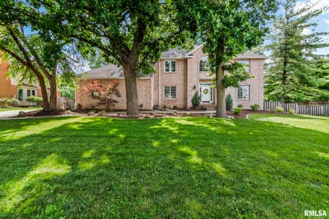 Homes For Sale - 1301 Woods Farm Lane<br/> Springfield, IL 62704