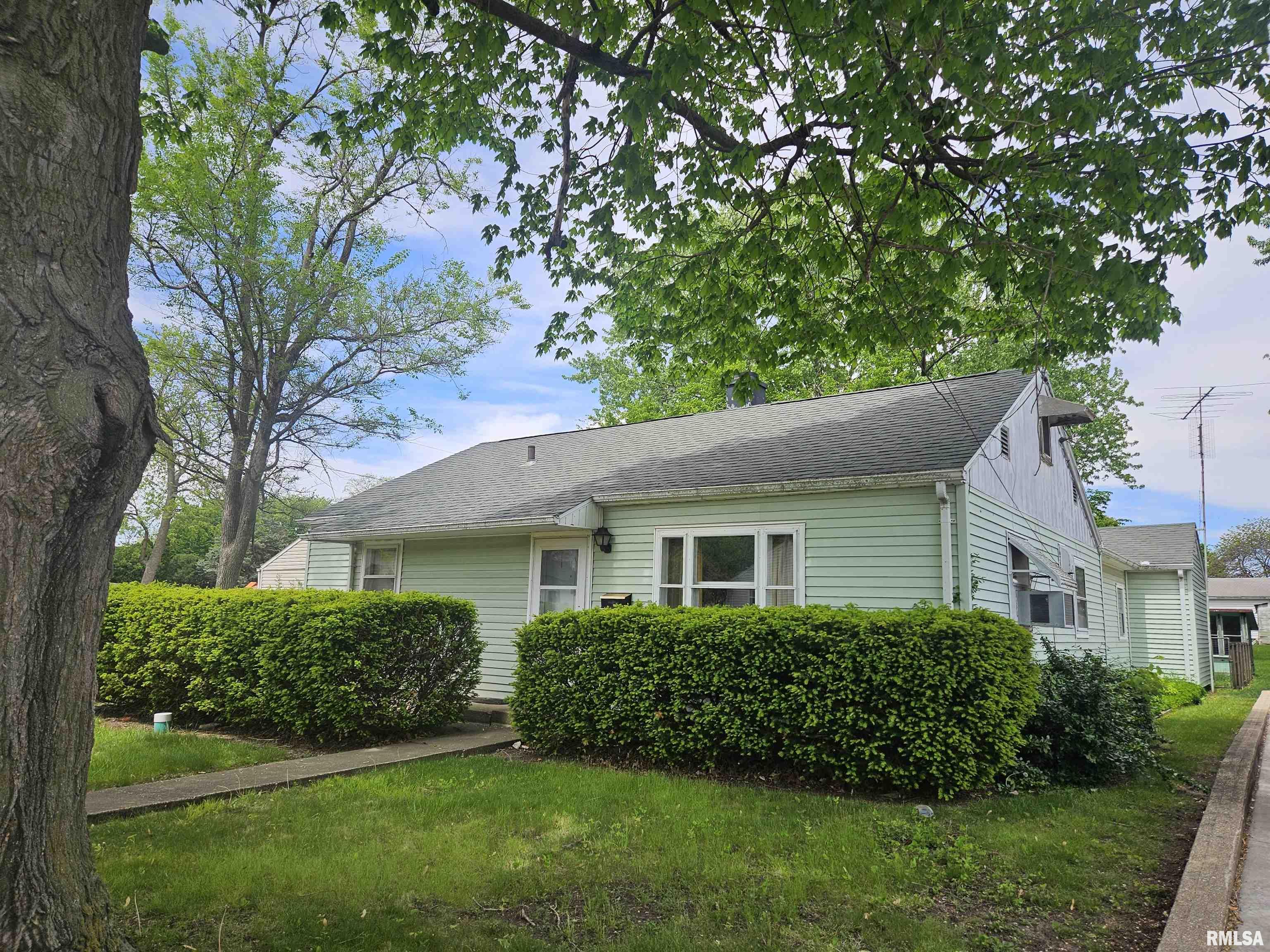 461 W Fremont Street, Galesburg, Illinois image 2
