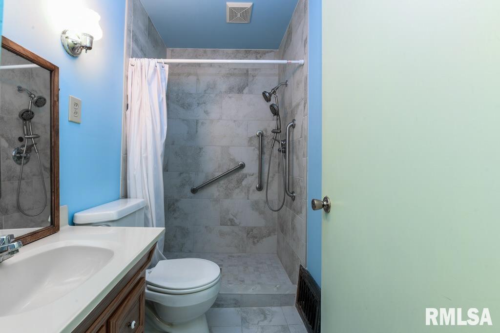 1121 N Wood Road, Peoria, Illinois image 24
