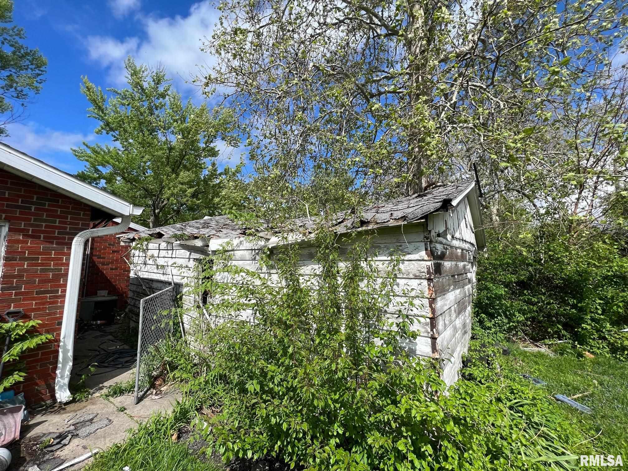 1413 3rd Street, Lincoln, Illinois image 5