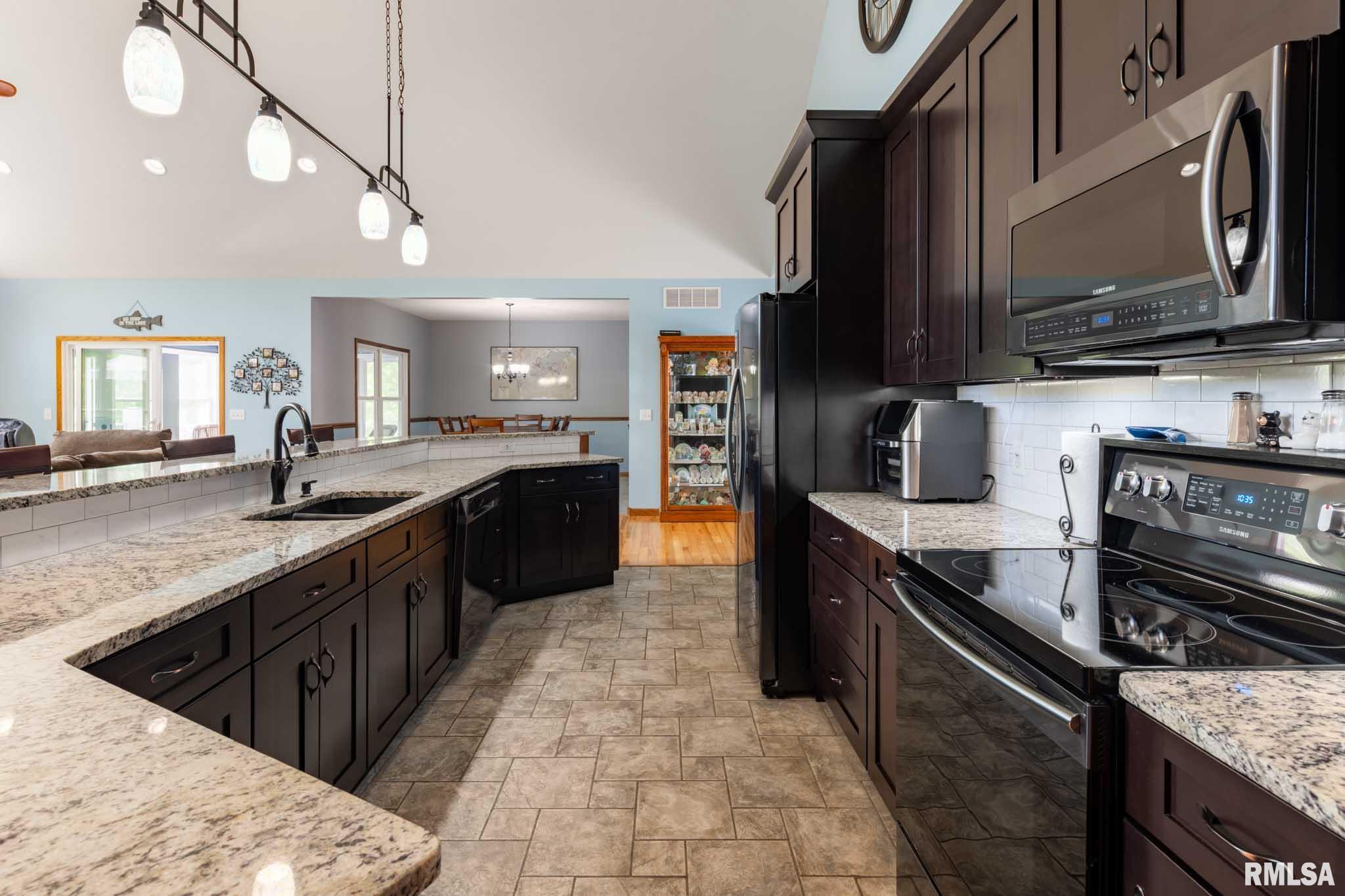 360 Clifty Lane, Goreville, Illinois image 13