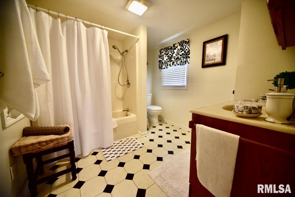 22 Roundhouse Road, Herod, Illinois image 13
