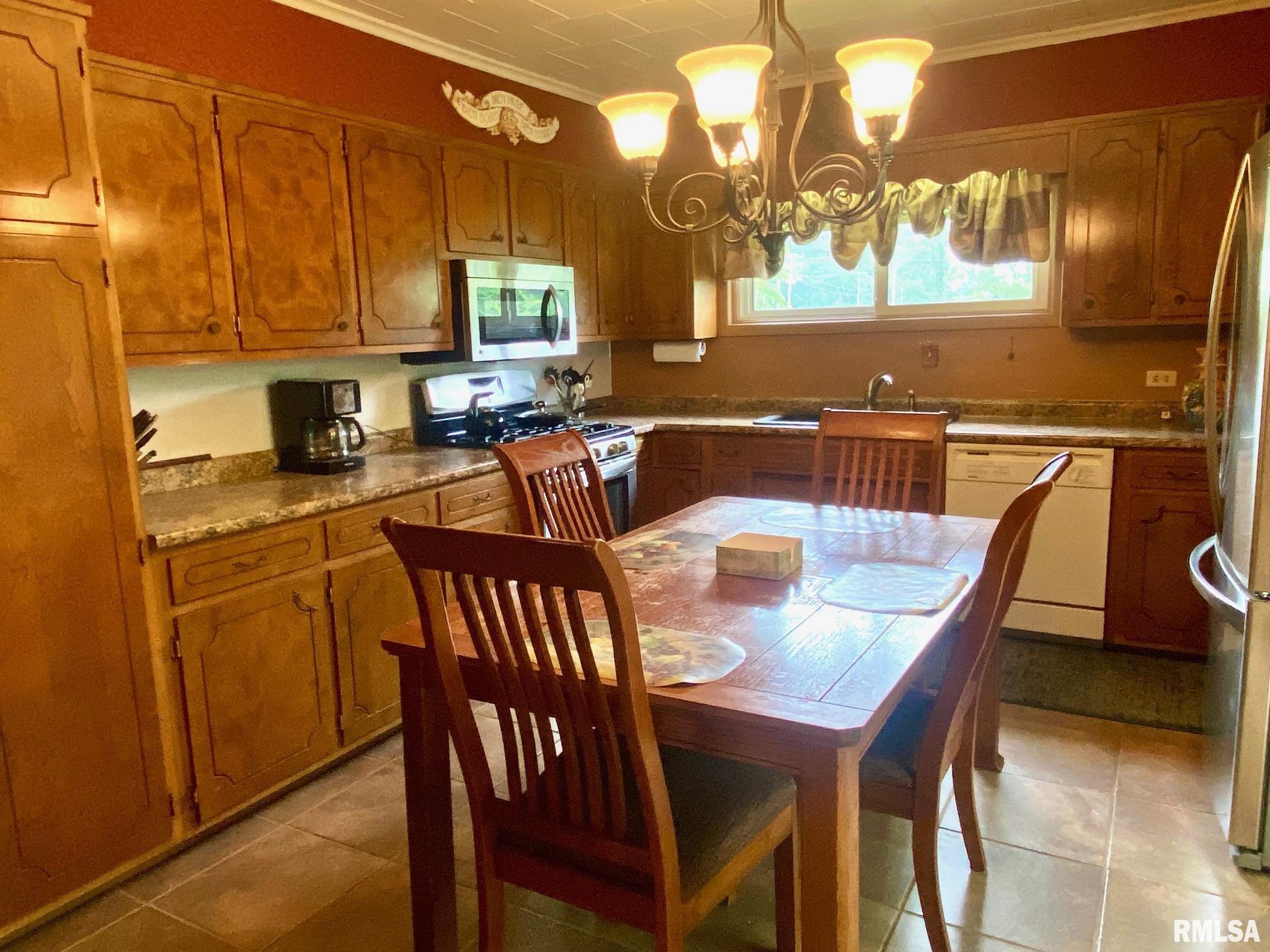 312 N Horrell Avenue, West Frankfort, Illinois image 6