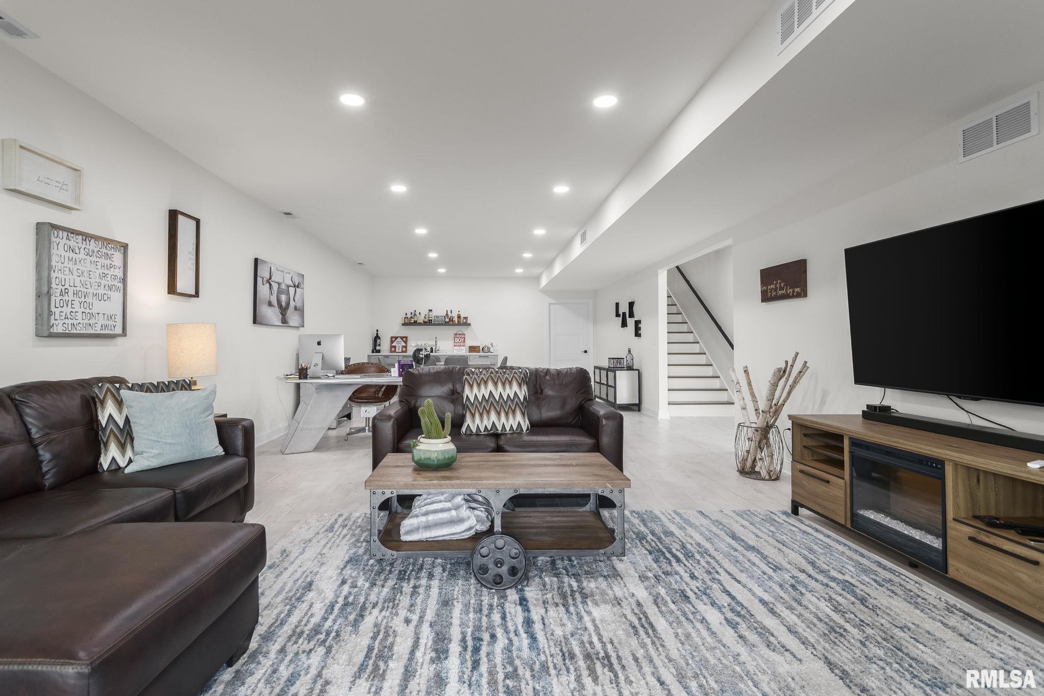 321 Harbor Point Place, Springfield, Illinois image 34