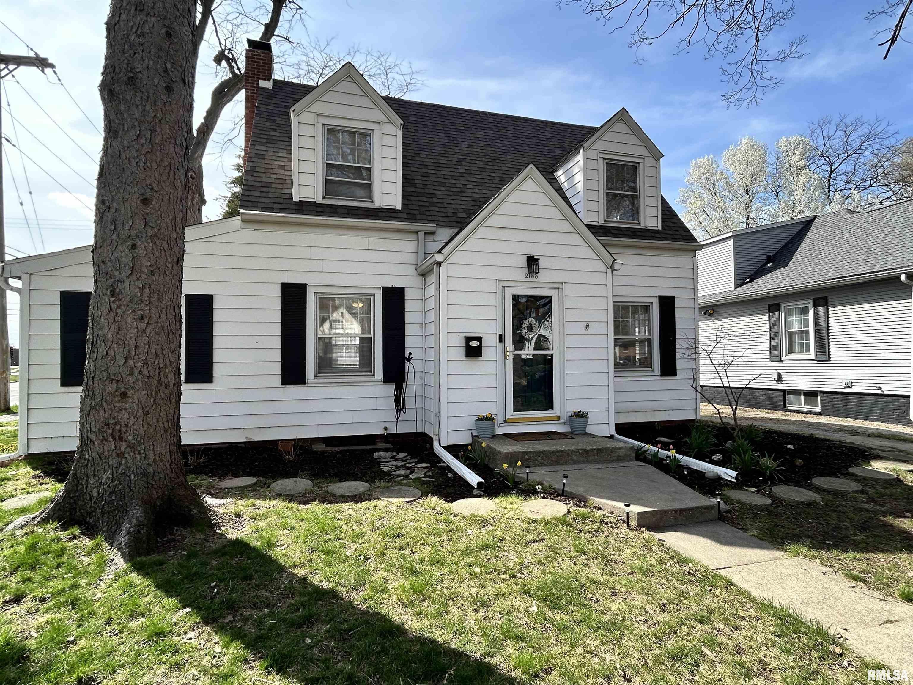 2153 S State Street, Springfield, Illinois image 40