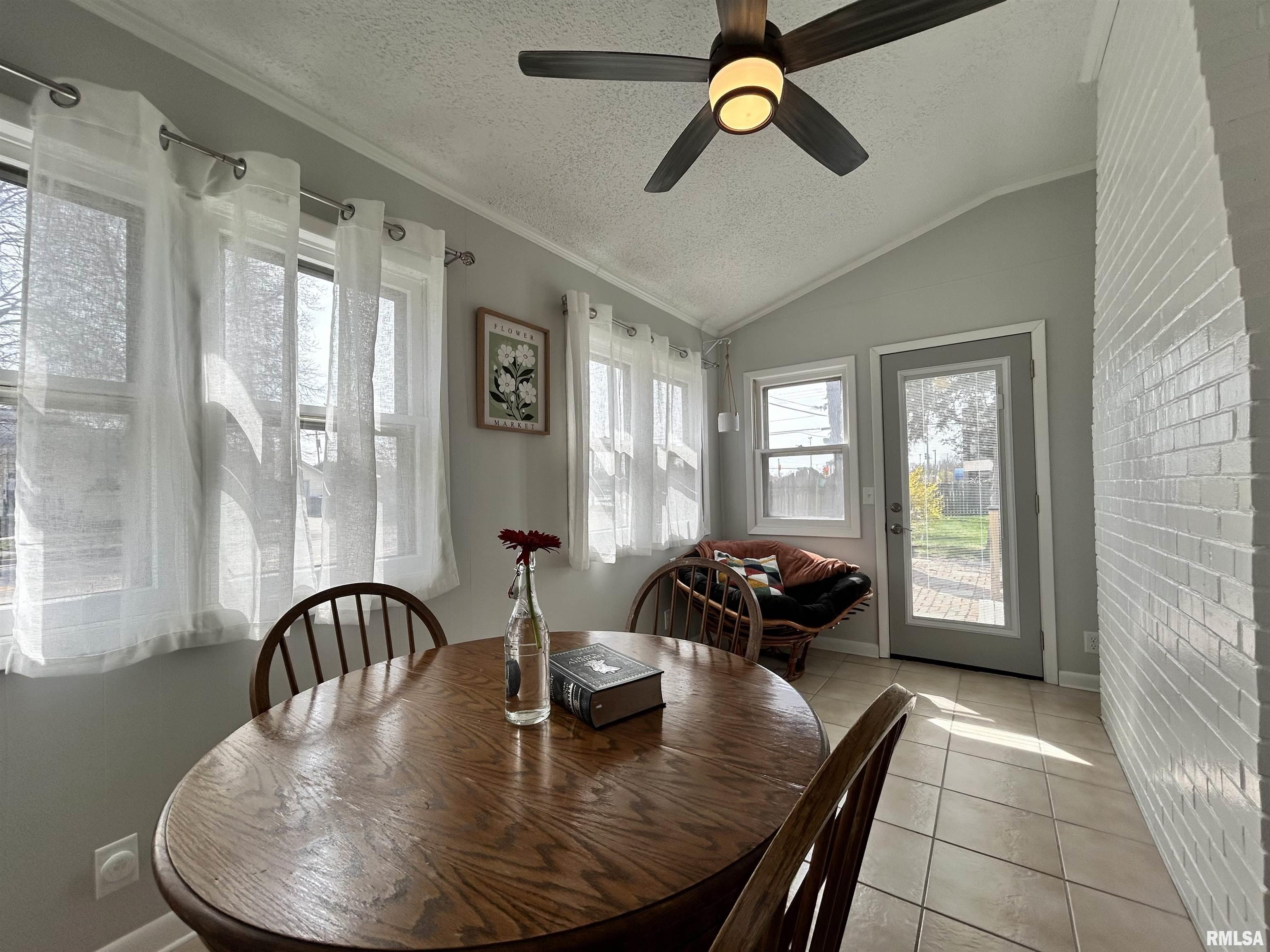 2153 S State Street, Springfield, Illinois image 11