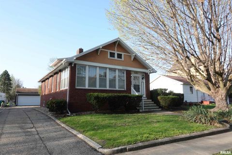 Photo of 1348 E KNOX Street, Galesburg, IL 61401 (MLS # CA1043029)