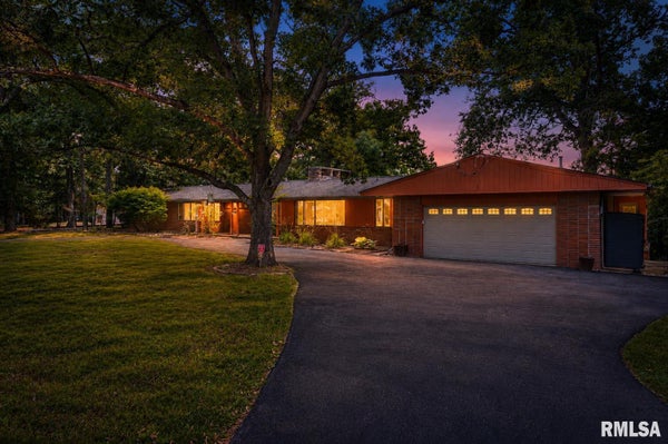 204 W DETWEILLER DR, PEORIA, IL 61615 - Image d0d3176b9541b9a8b9ffd5a86b69fc3a/1130648943