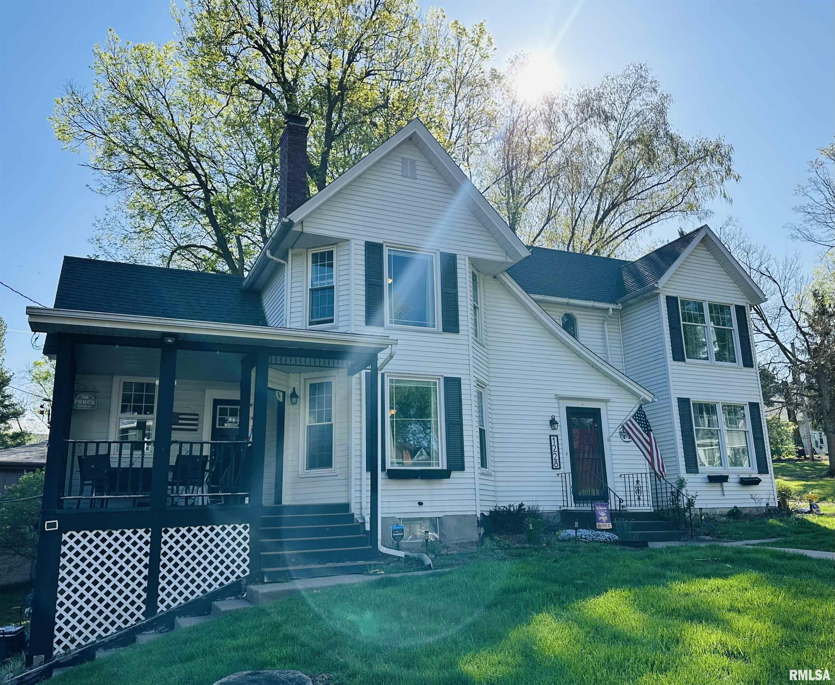 1228 Caroline Avenue, Clinton, Iowa image 2