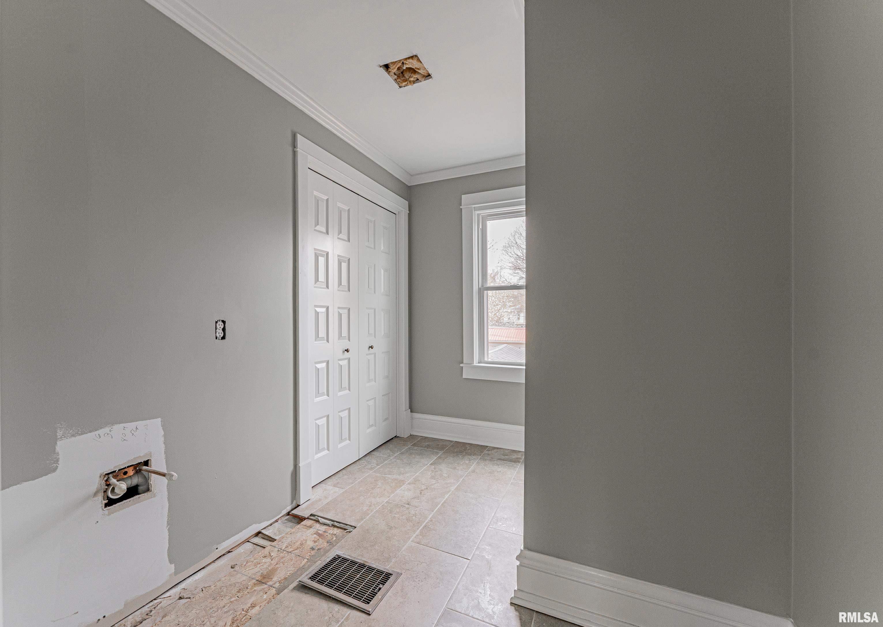 609 College Avenue, Lincoln, Illinois image 29