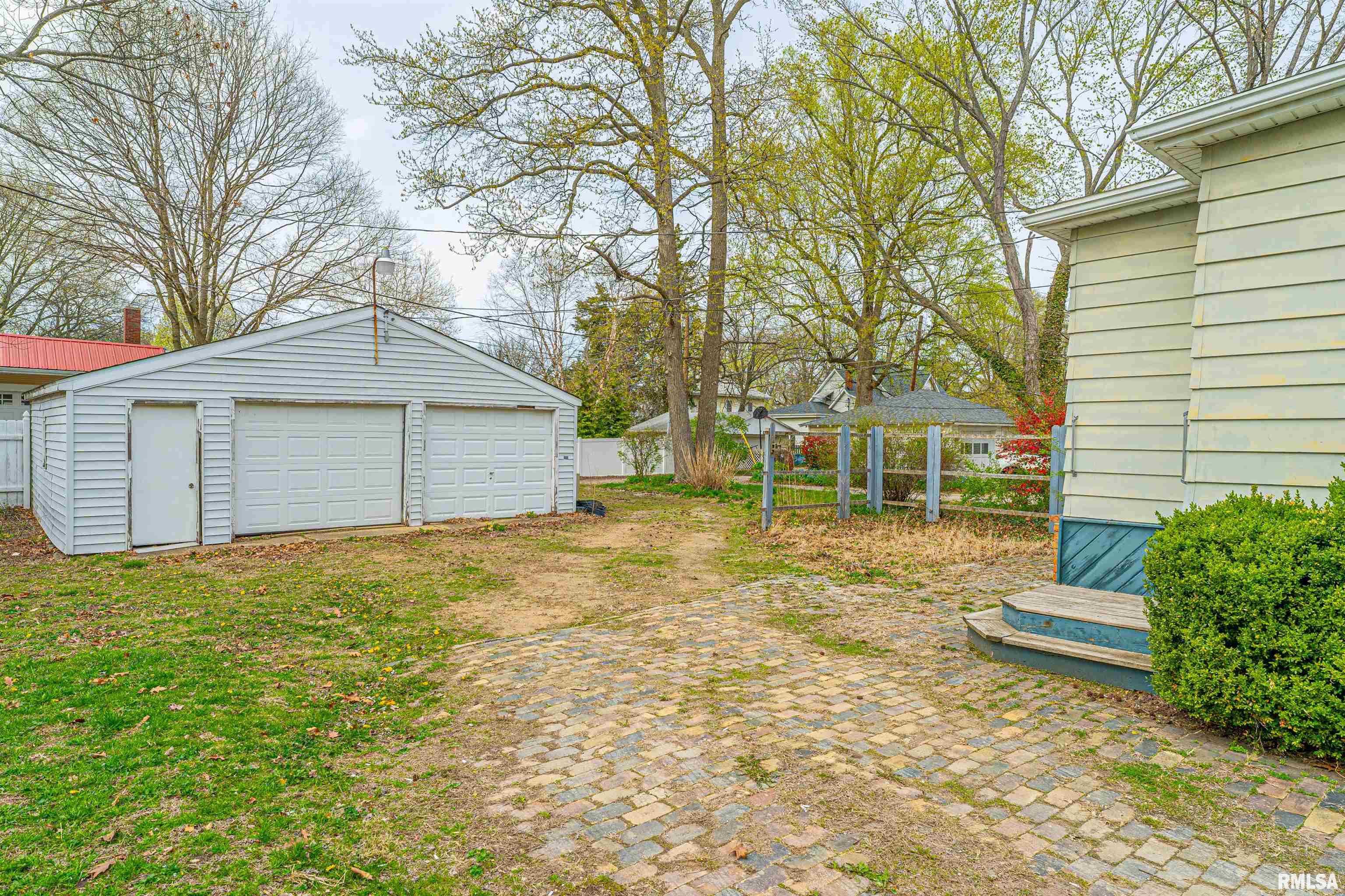 609 College Avenue, Lincoln, Illinois image 34