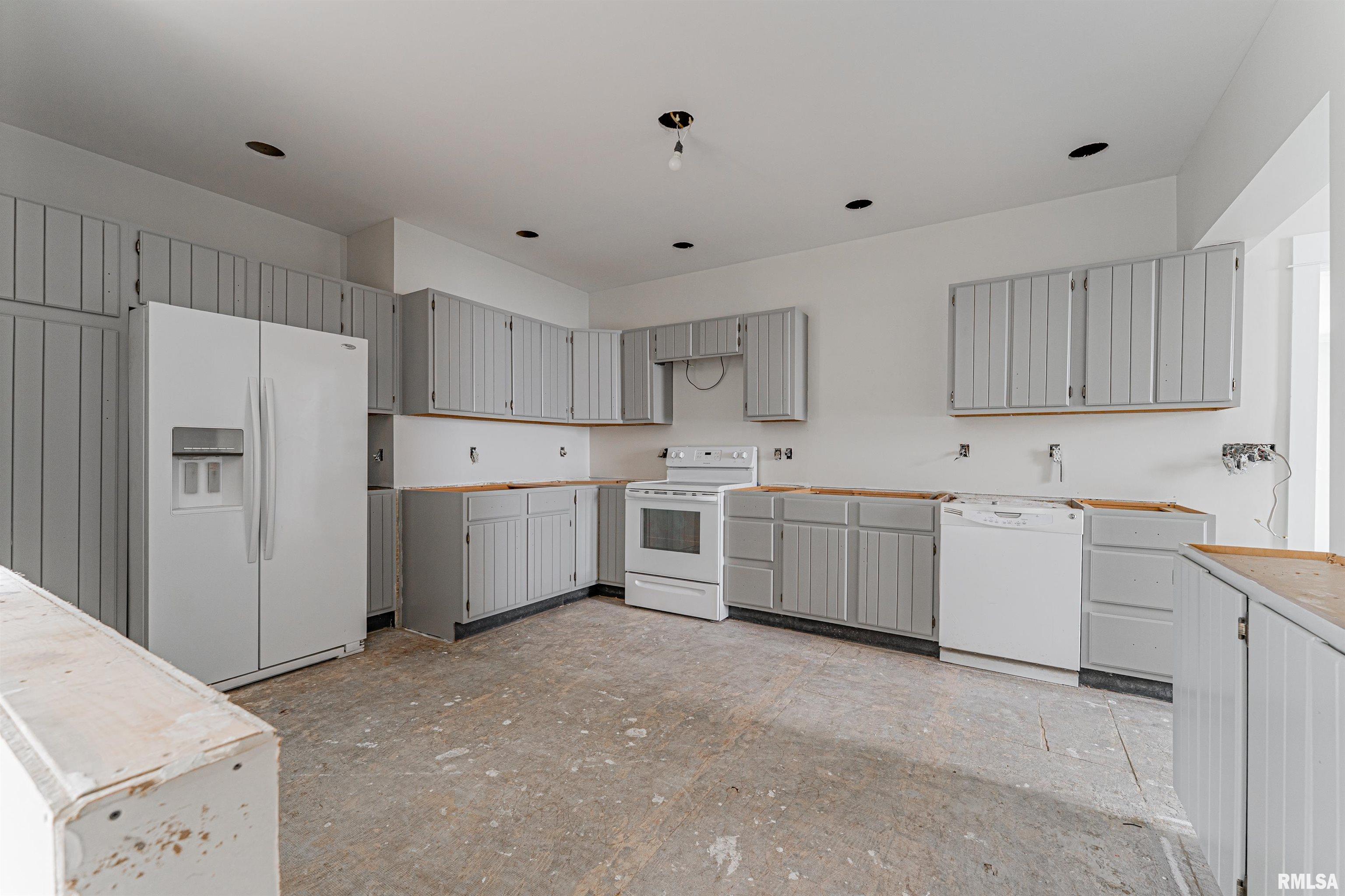 609 College Avenue, Lincoln, Illinois image 10