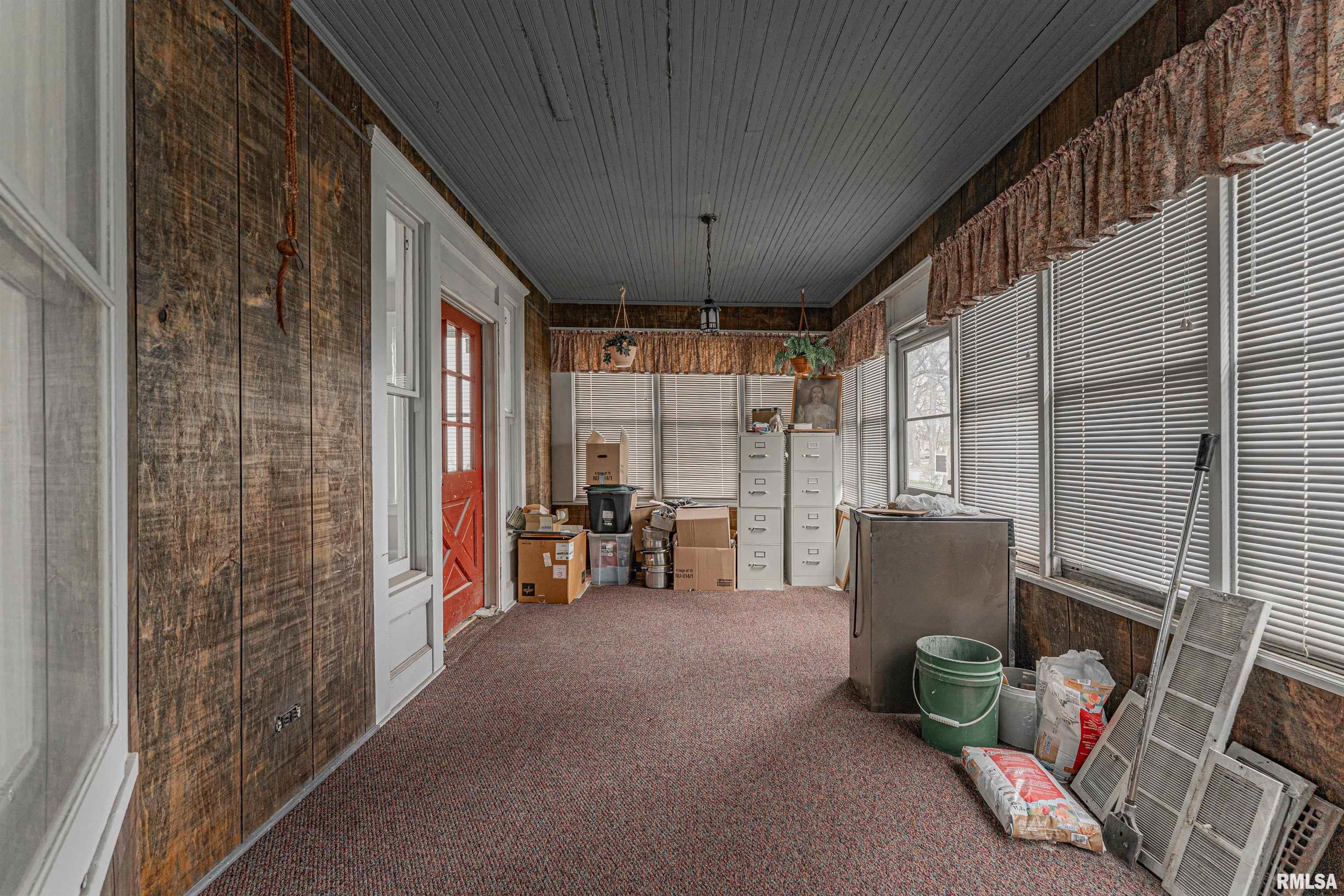 609 College Avenue, Lincoln, Illinois image 4