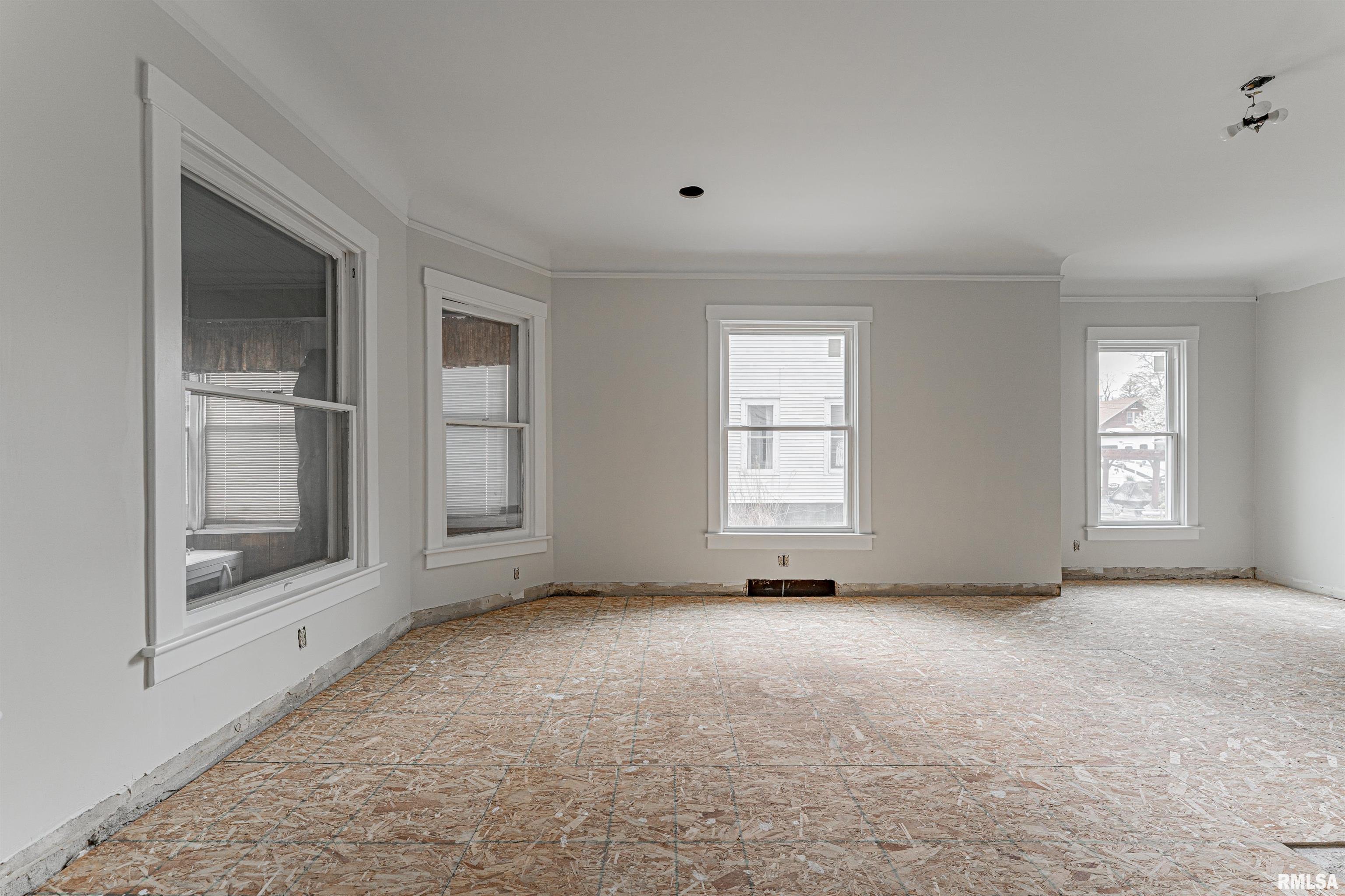 609 College Avenue, Lincoln, Illinois image 7