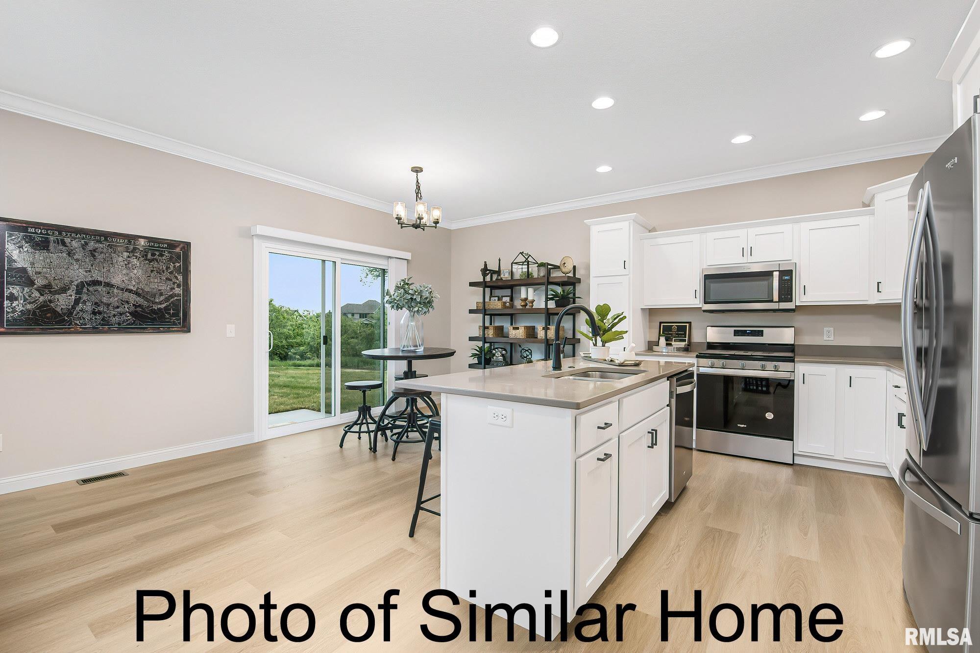 3808 Orchard Drive, Bettendorf, Iowa image 4