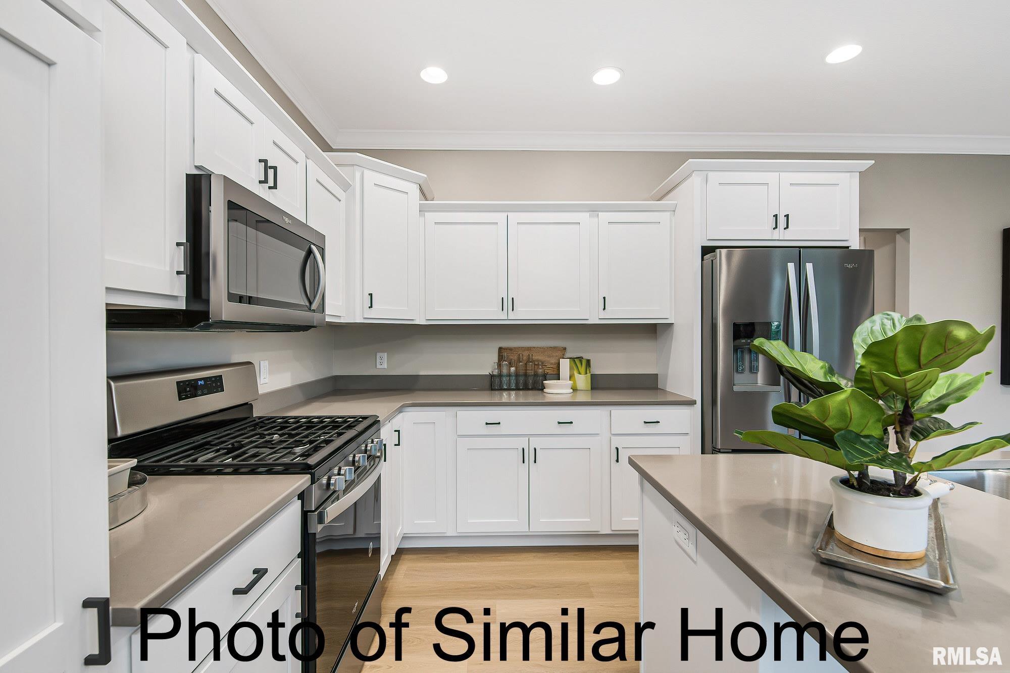 3808 Orchard Drive, Bettendorf, Iowa image 9
