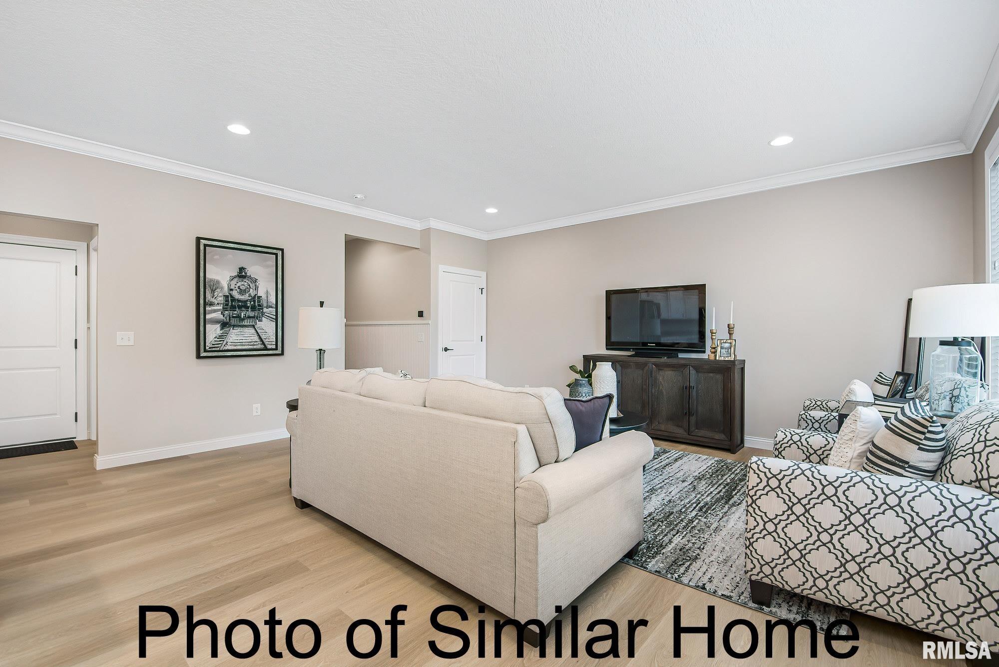 3808 Orchard Drive, Bettendorf, Iowa image 5