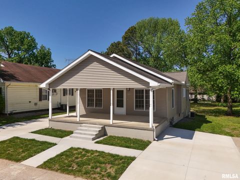Photo of 906 N JOHNSON Street, Marion, IL 62959 (MLS # PA1266049)