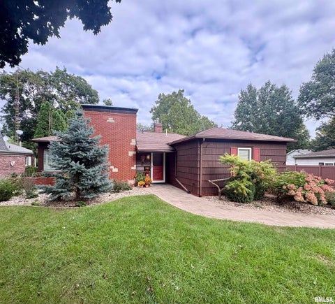 Homes For Sale - 1749 N Academy Street<br/> Galesburg, IL 61401